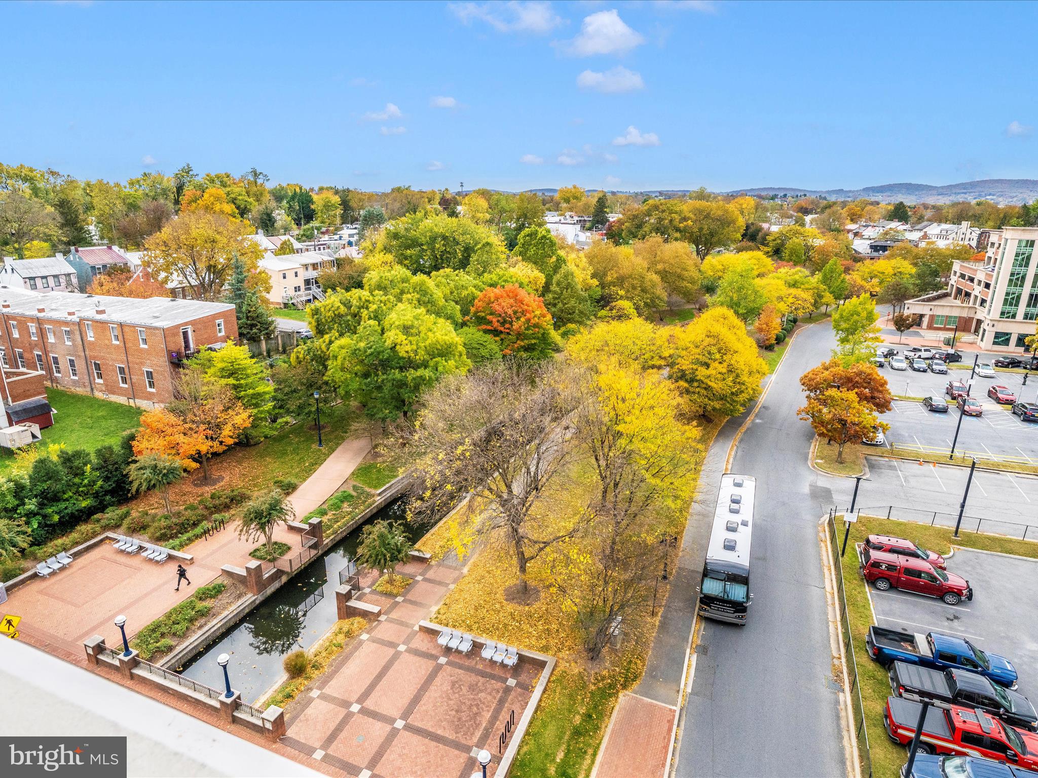 CREEKSIDE PLAZA - Residential