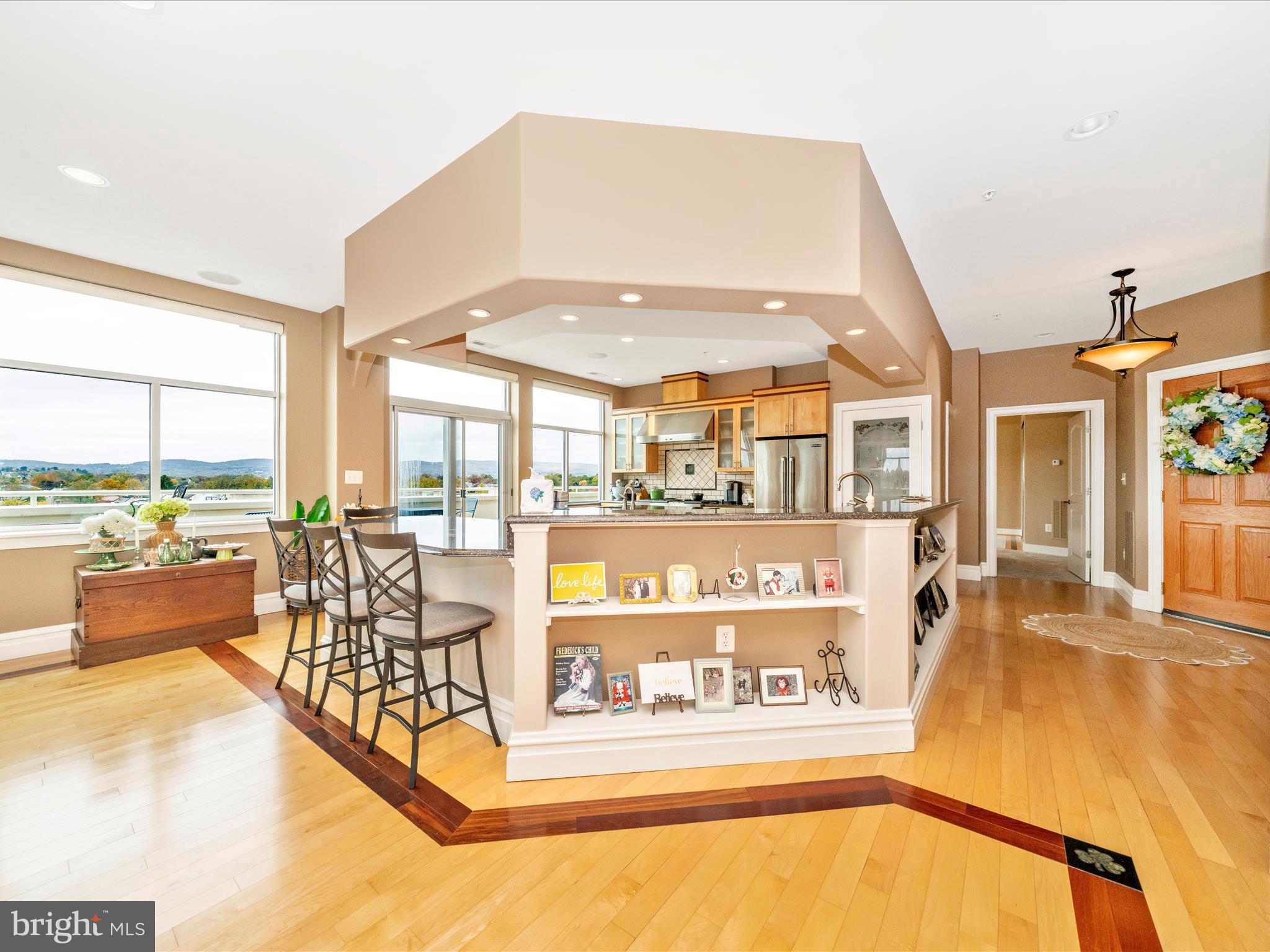 CREEKSIDE PLAZA - Residential