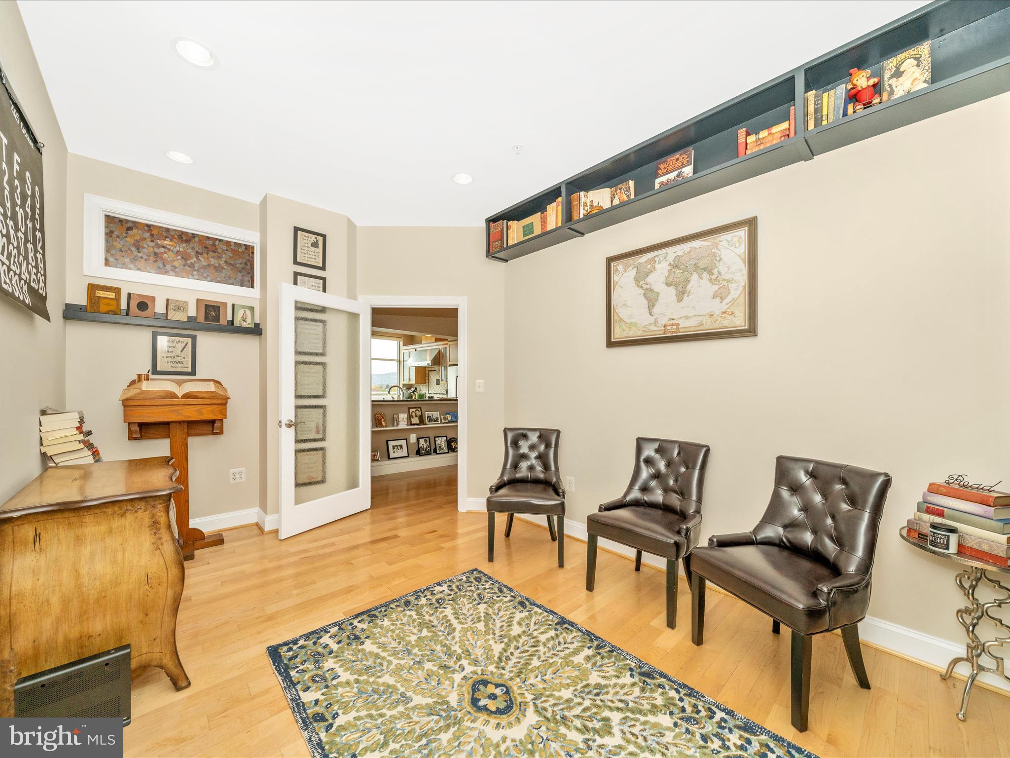 CREEKSIDE PLAZA - Residential