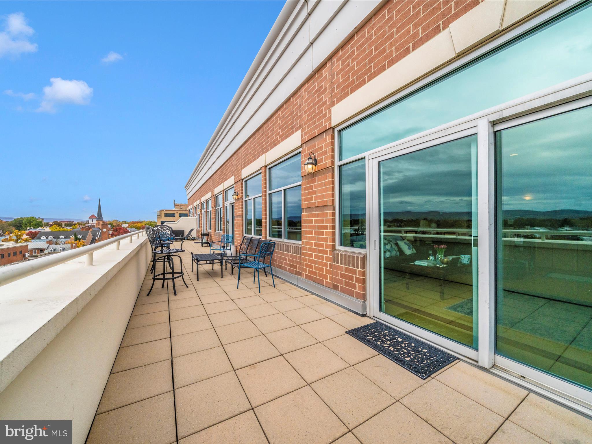 CREEKSIDE PLAZA - Residential