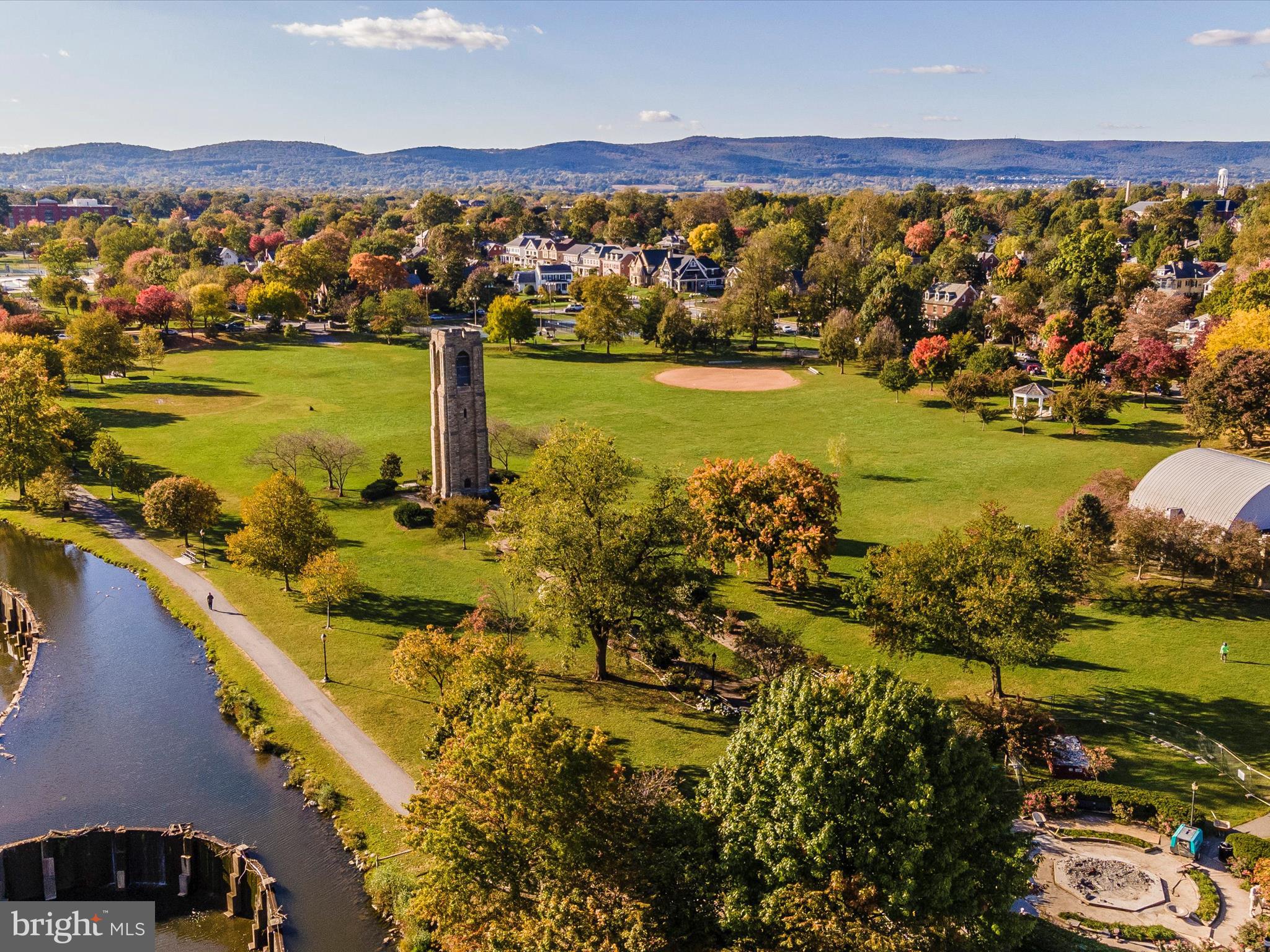 CREEKSIDE PLAZA - Residential