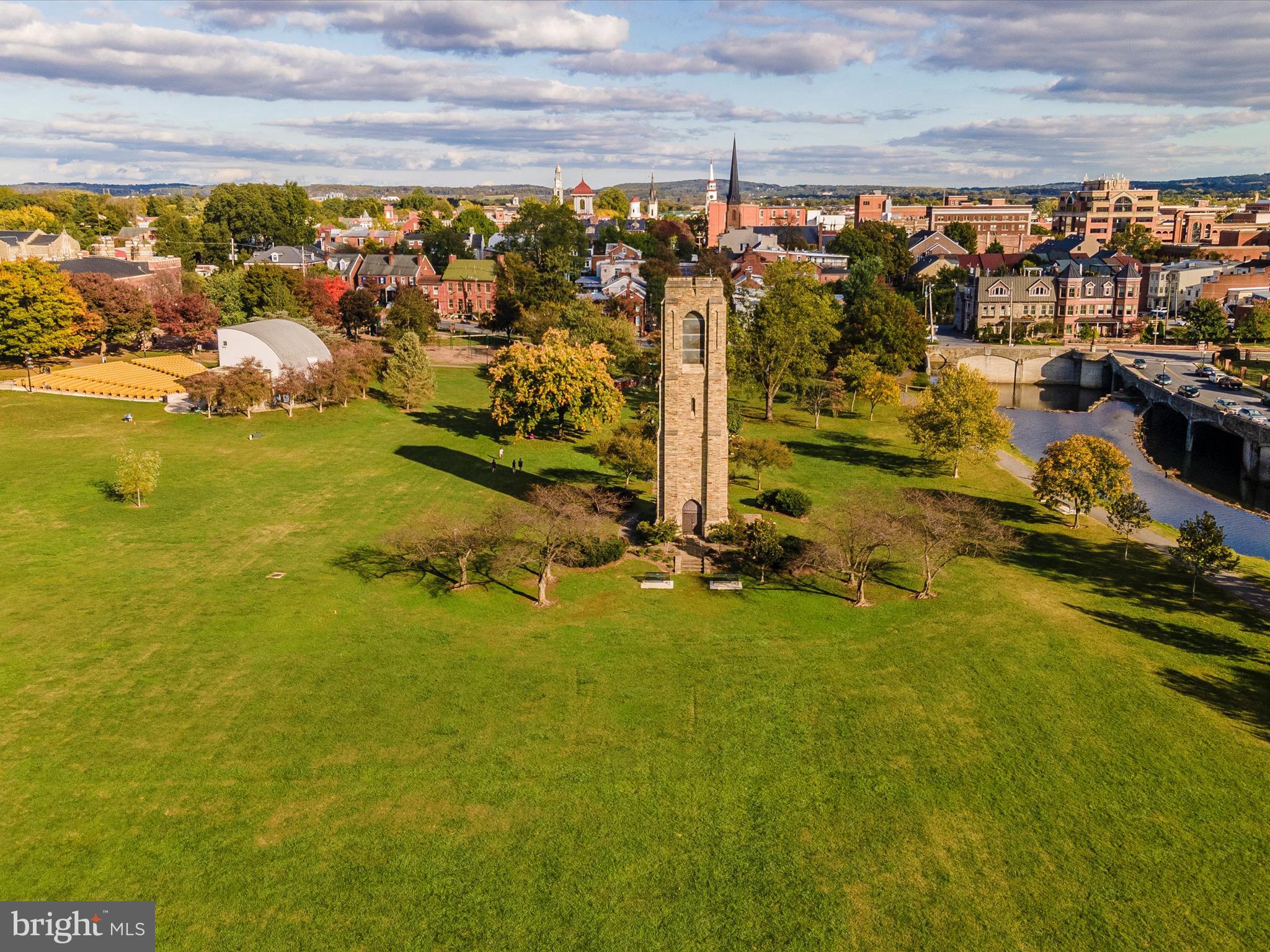 CREEKSIDE PLAZA - Residential