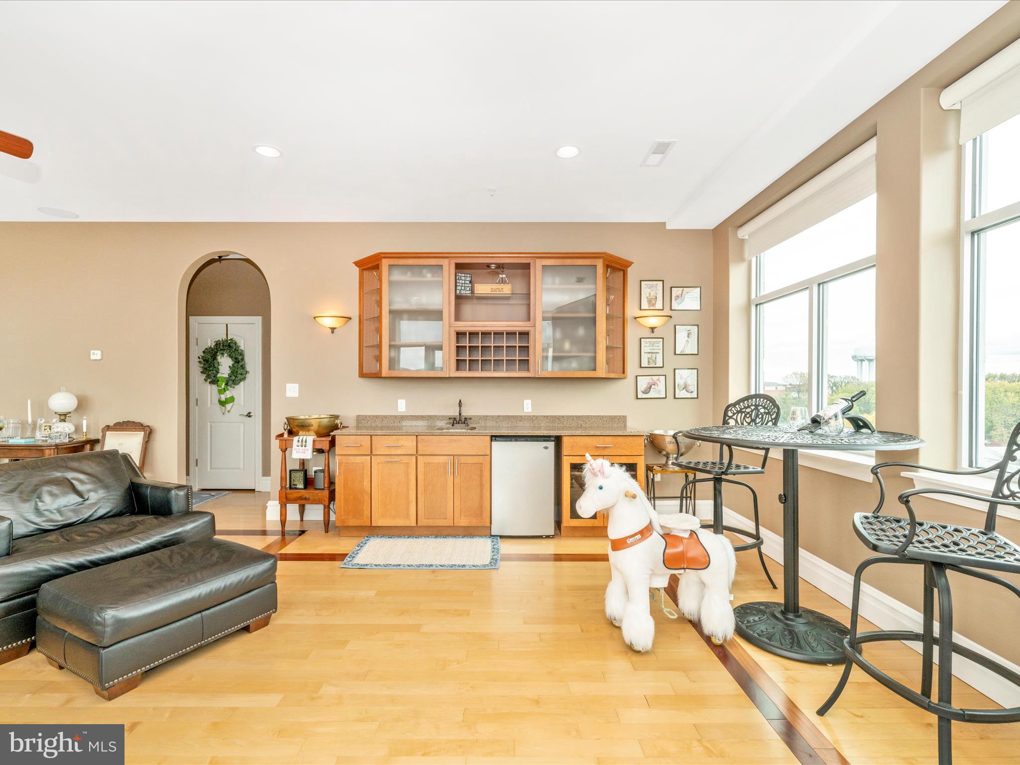 CREEKSIDE PLAZA - Residential