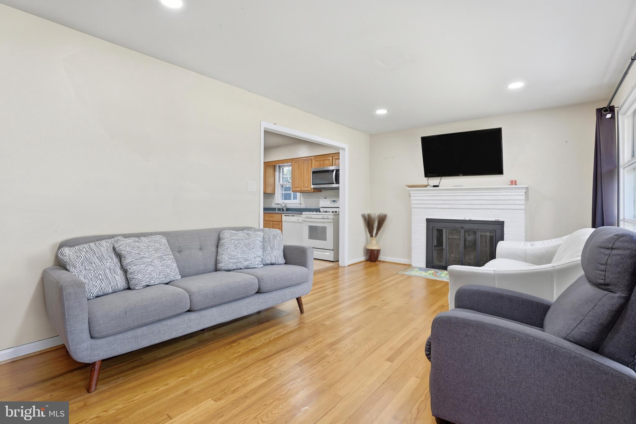 WEST LAUREL ACRES - Residential