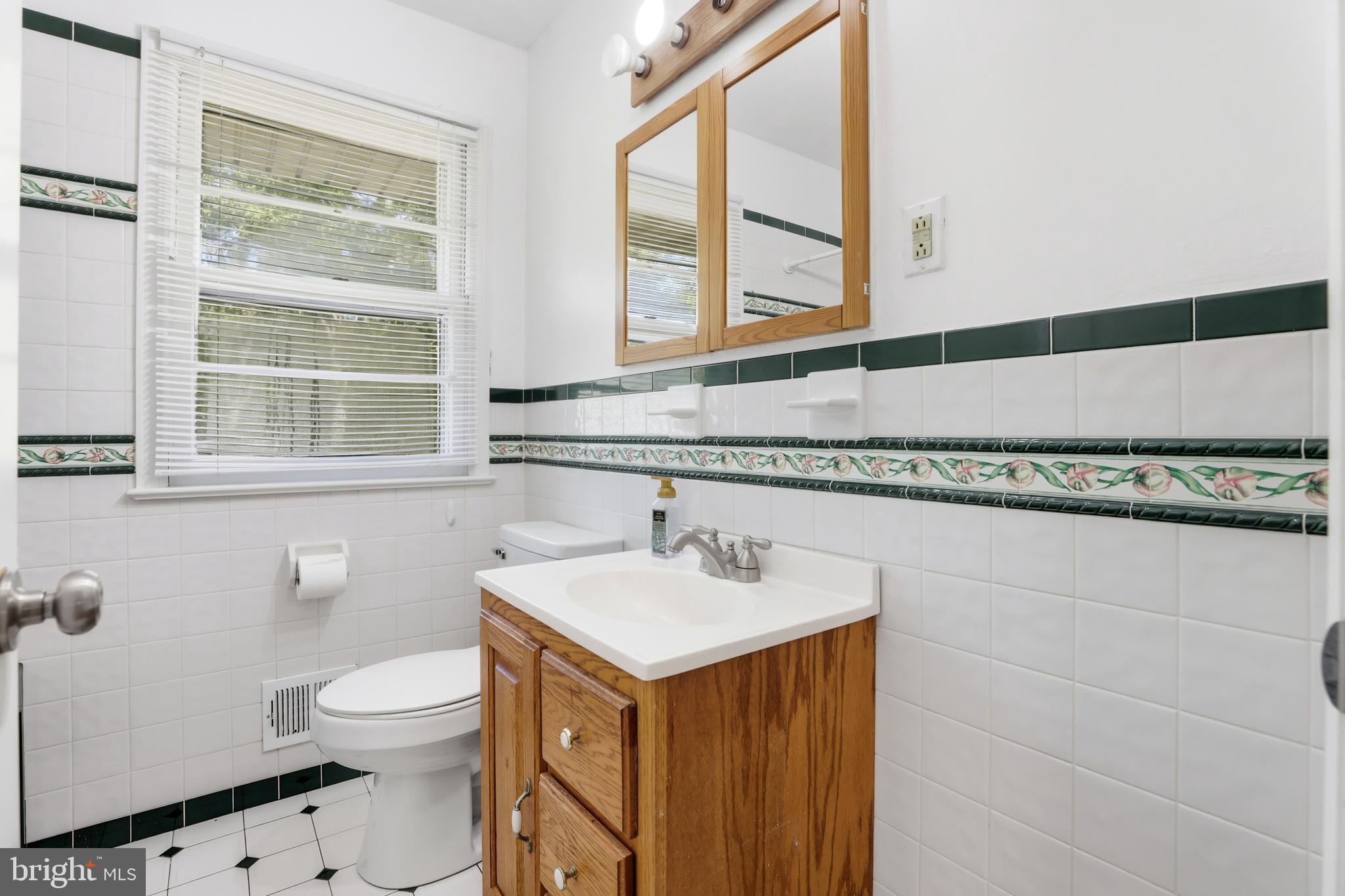 WEST LAUREL ACRES - Residential