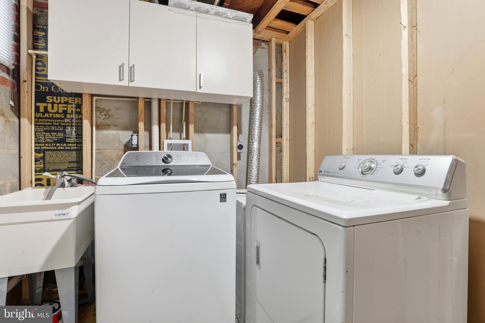 WEST LAUREL ACRES - Residential