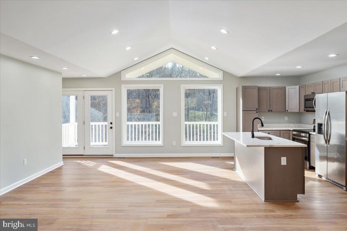 SHEN FARMS MT LAKE - Residential