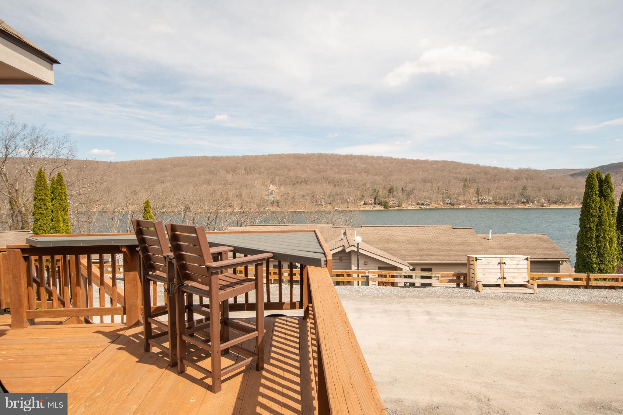181 JEFFREY LANE 23D