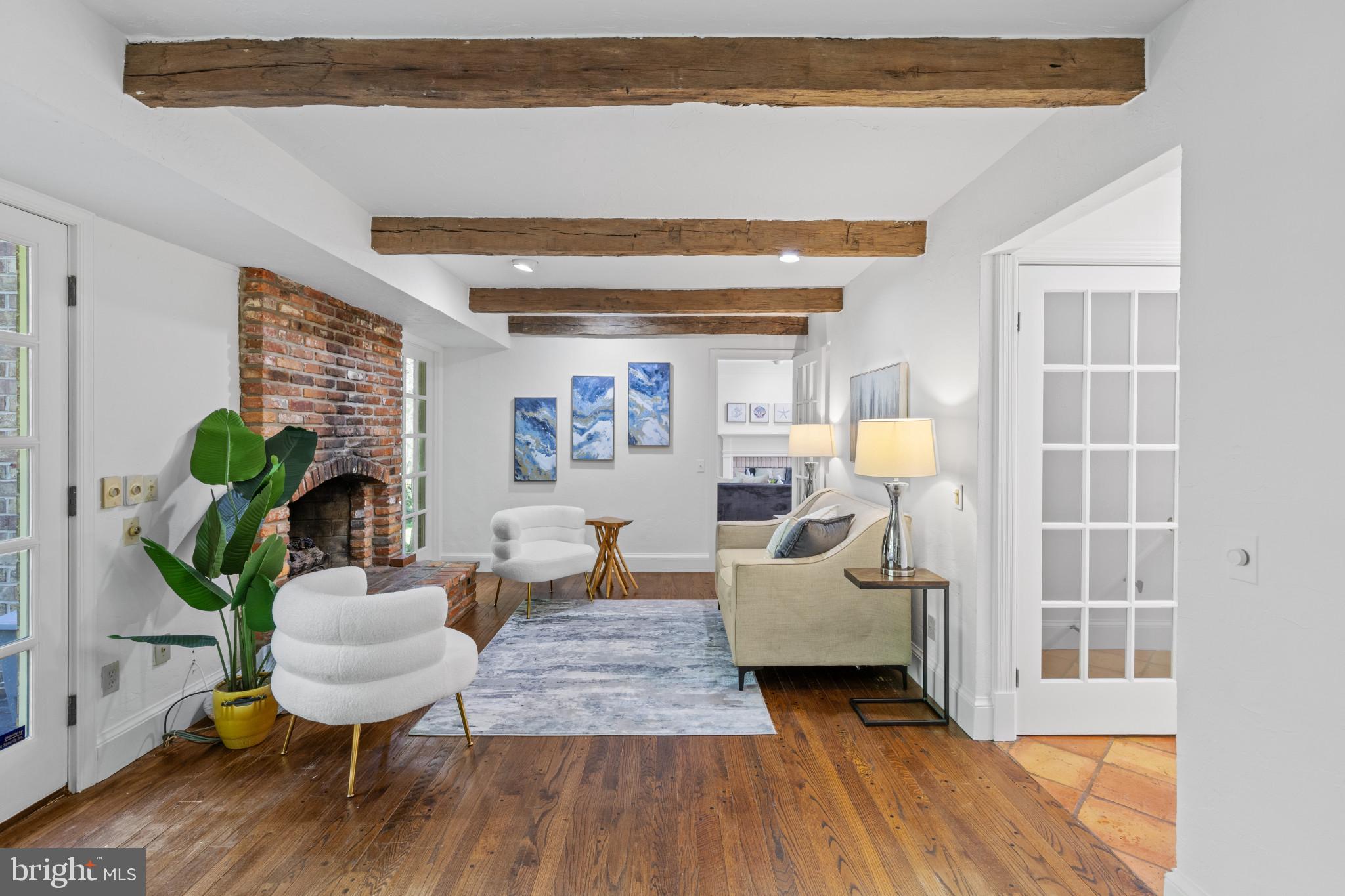 FOX HILLS - Residential