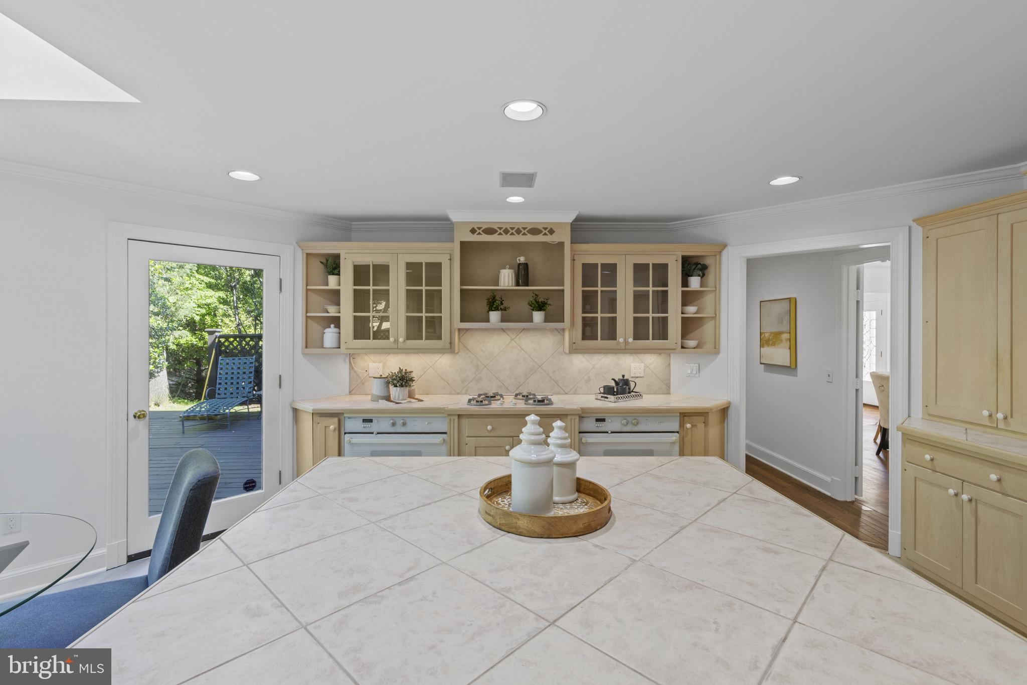 FOX HILLS - Residential