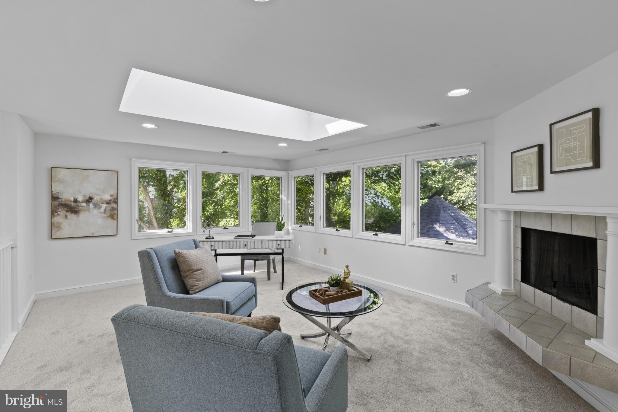 FOX HILLS - Residential