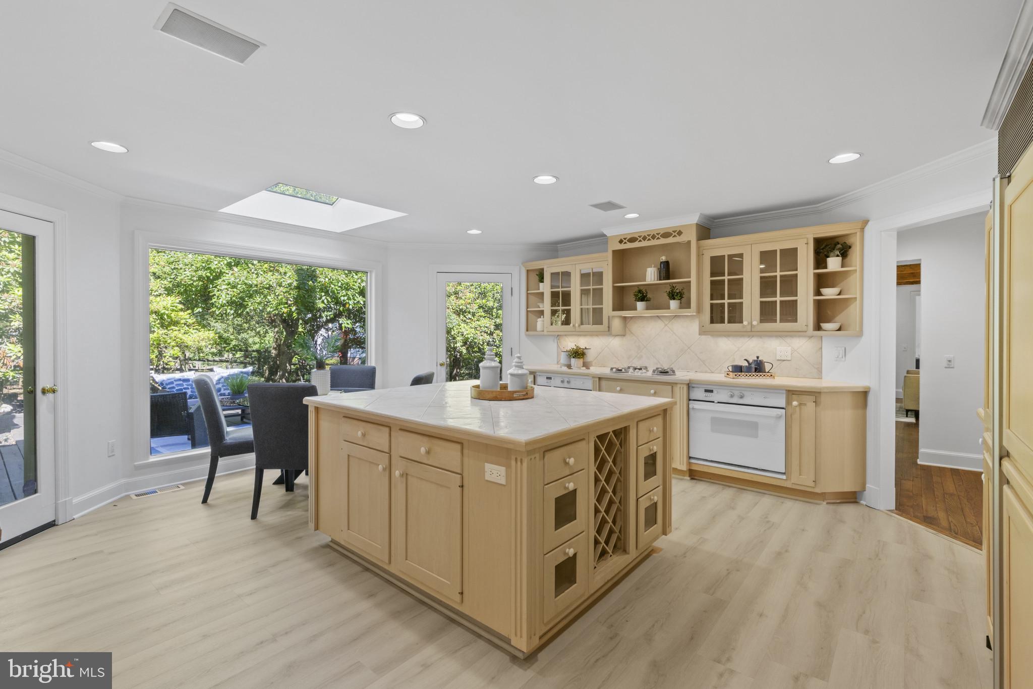 FOX HILLS - Residential