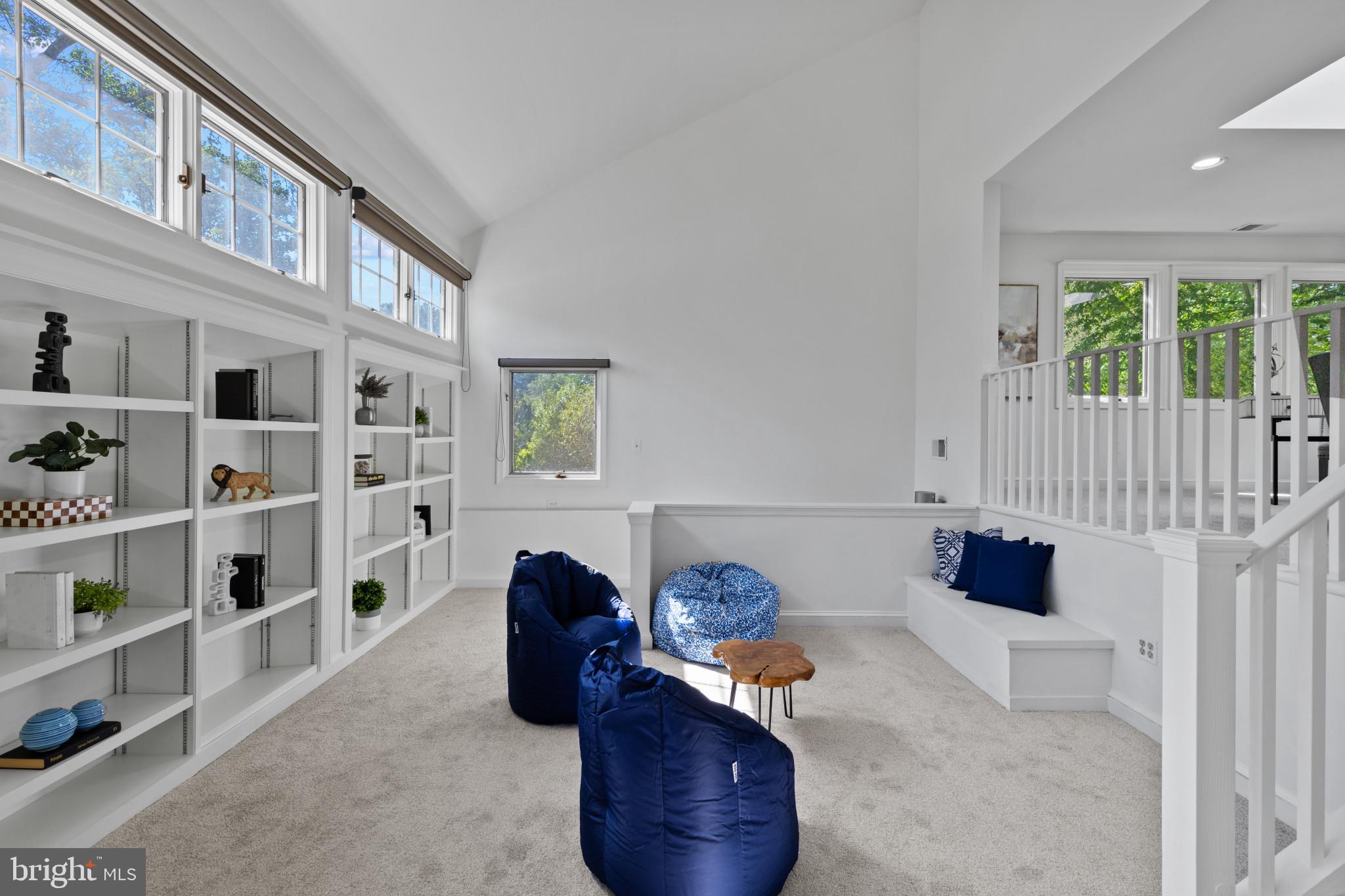 FOX HILLS - Residential