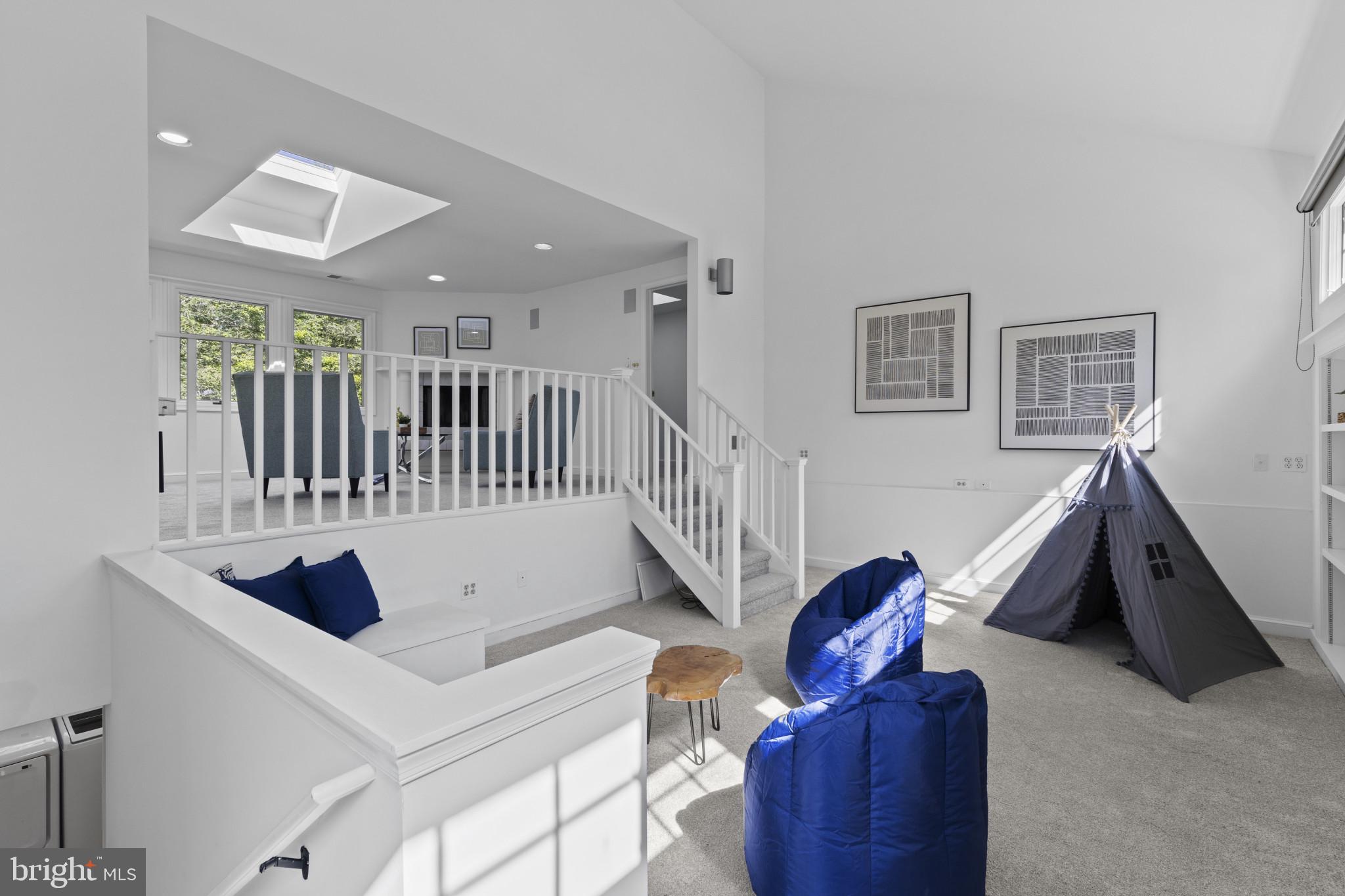 FOX HILLS - Residential