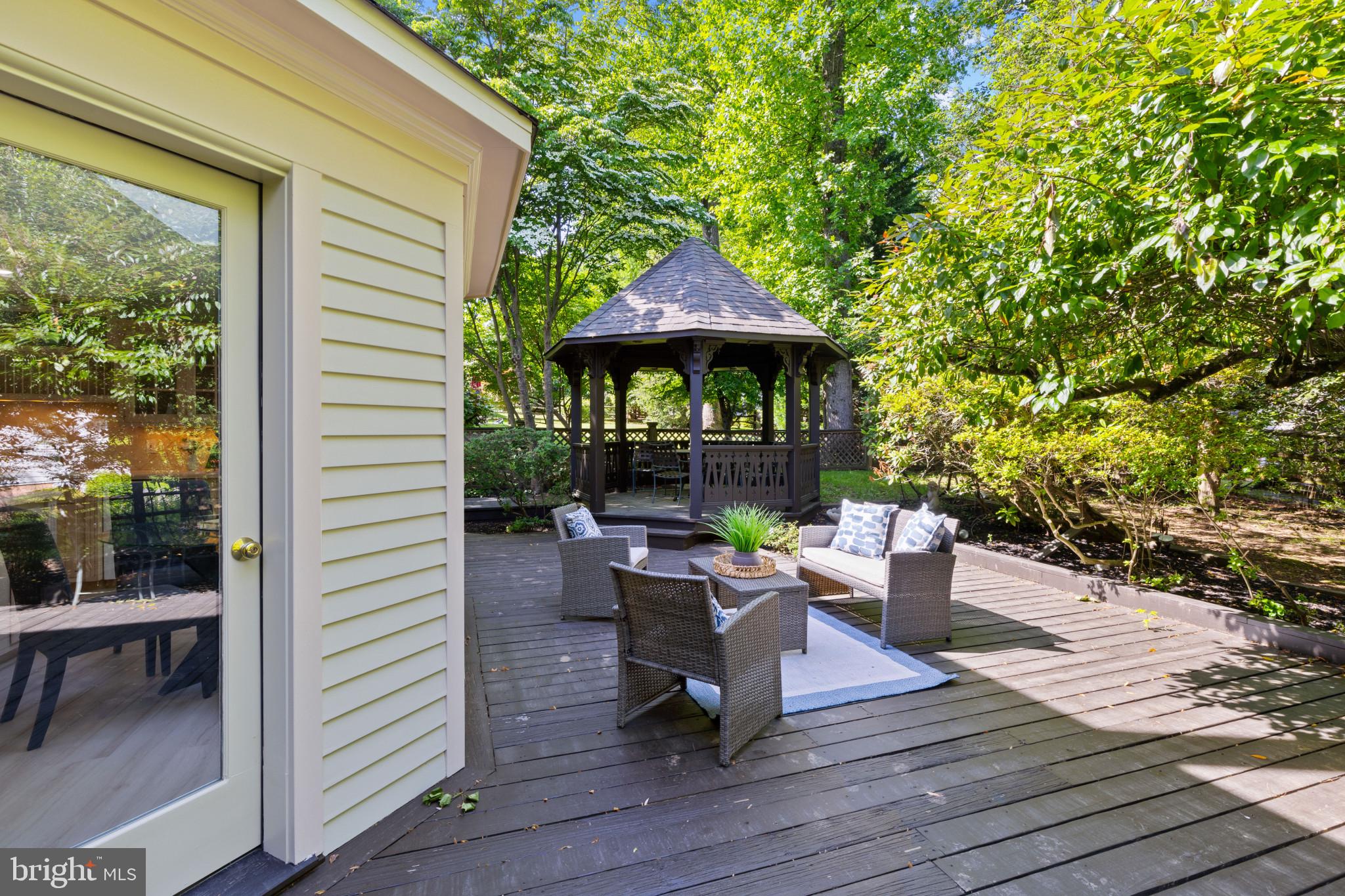 FOX HILLS - Residential