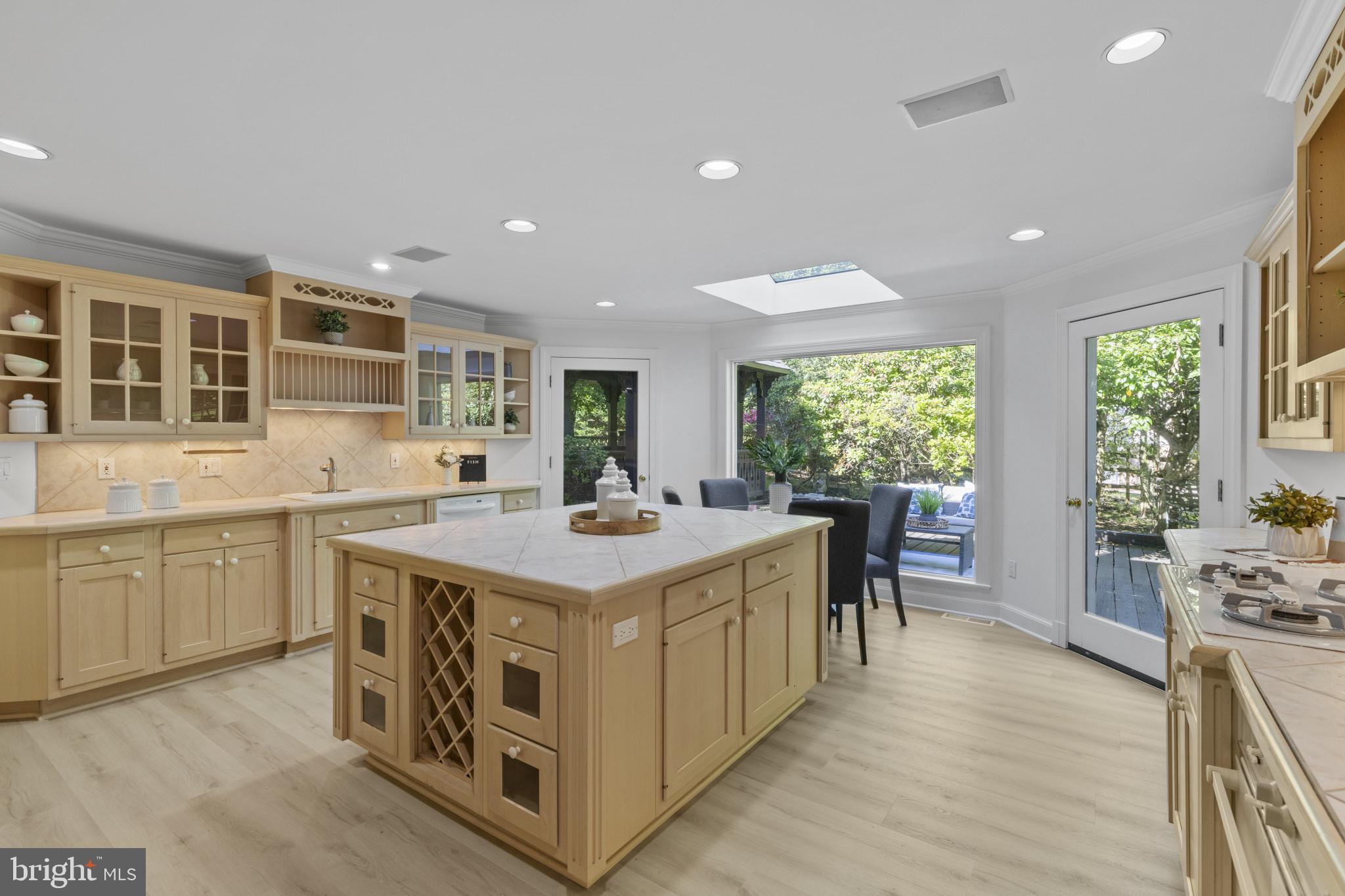 FOX HILLS - Residential