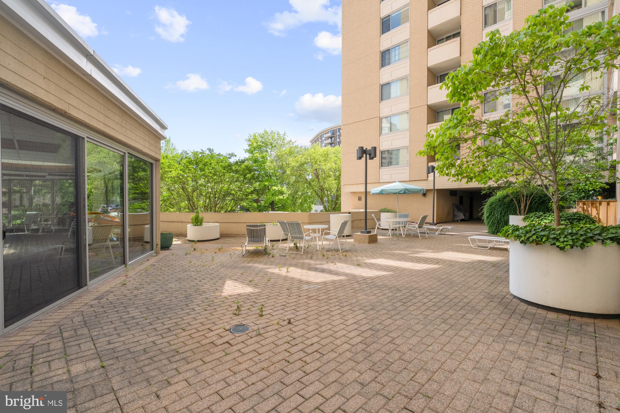 THE ELIZABETH - Residential