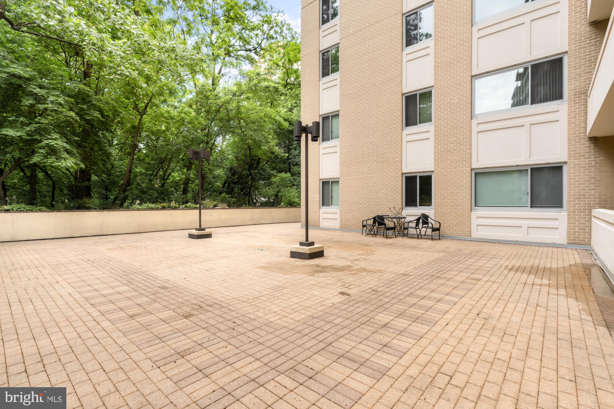 THE ELIZABETH - Residential