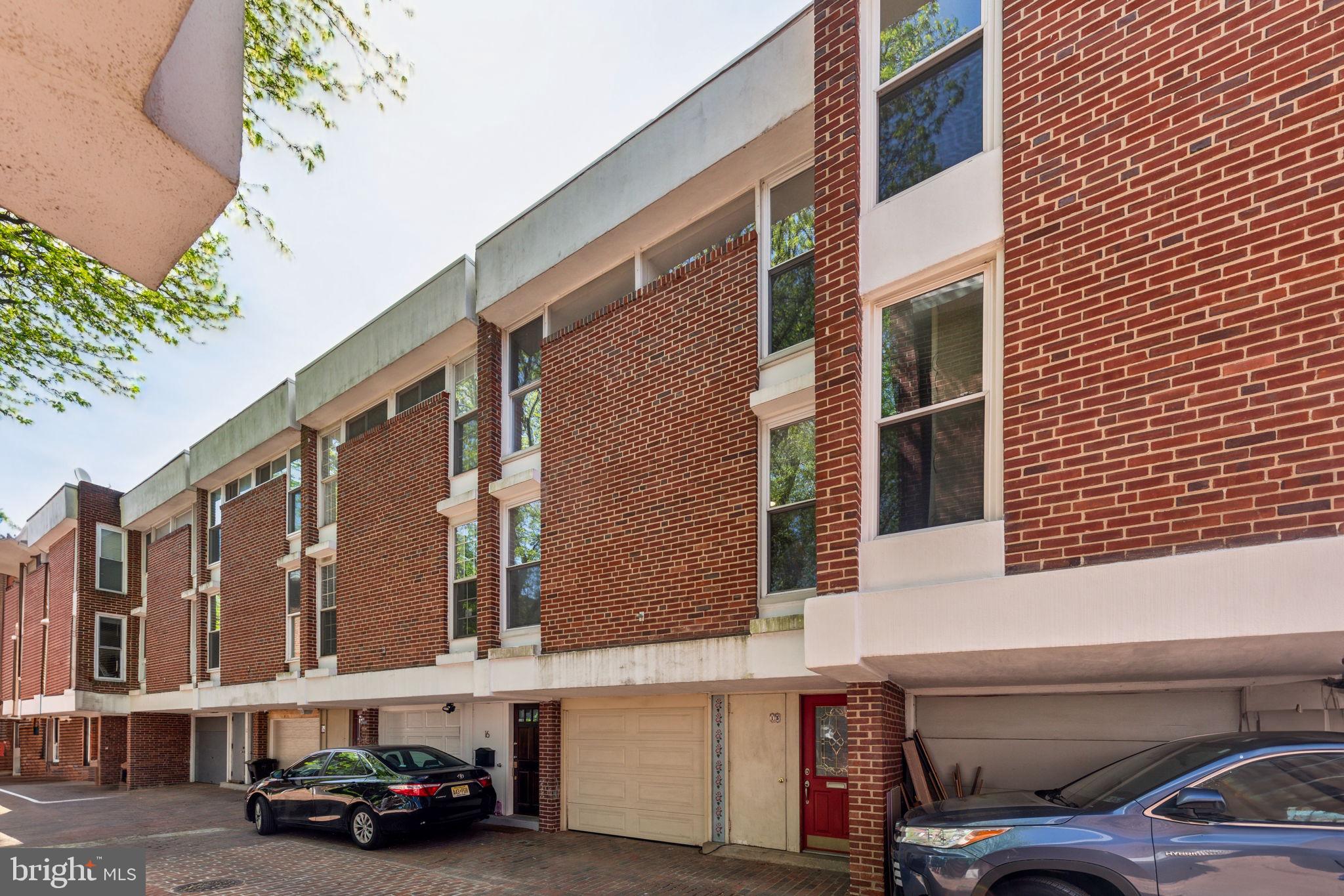 UNIVERSITY CITY - Residential