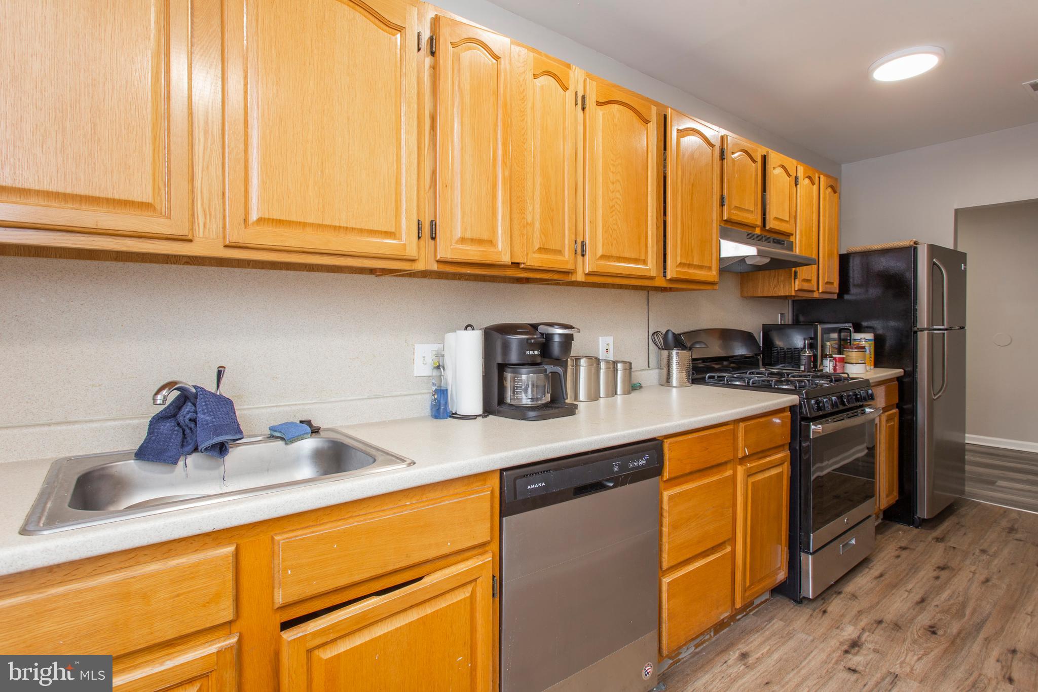 SOUTH STREET - Commercial Sale