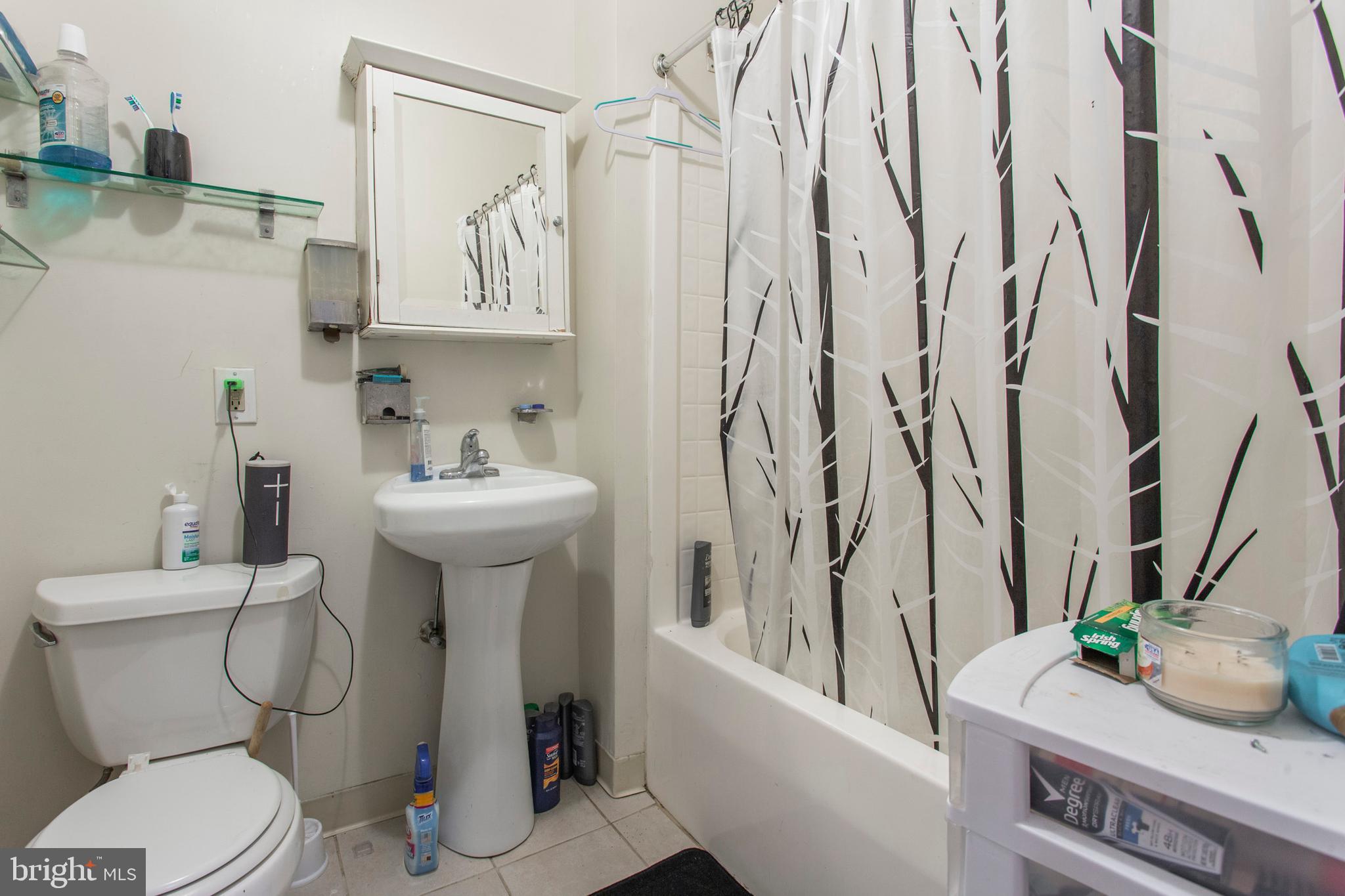 SOUTH STREET - Commercial Sale