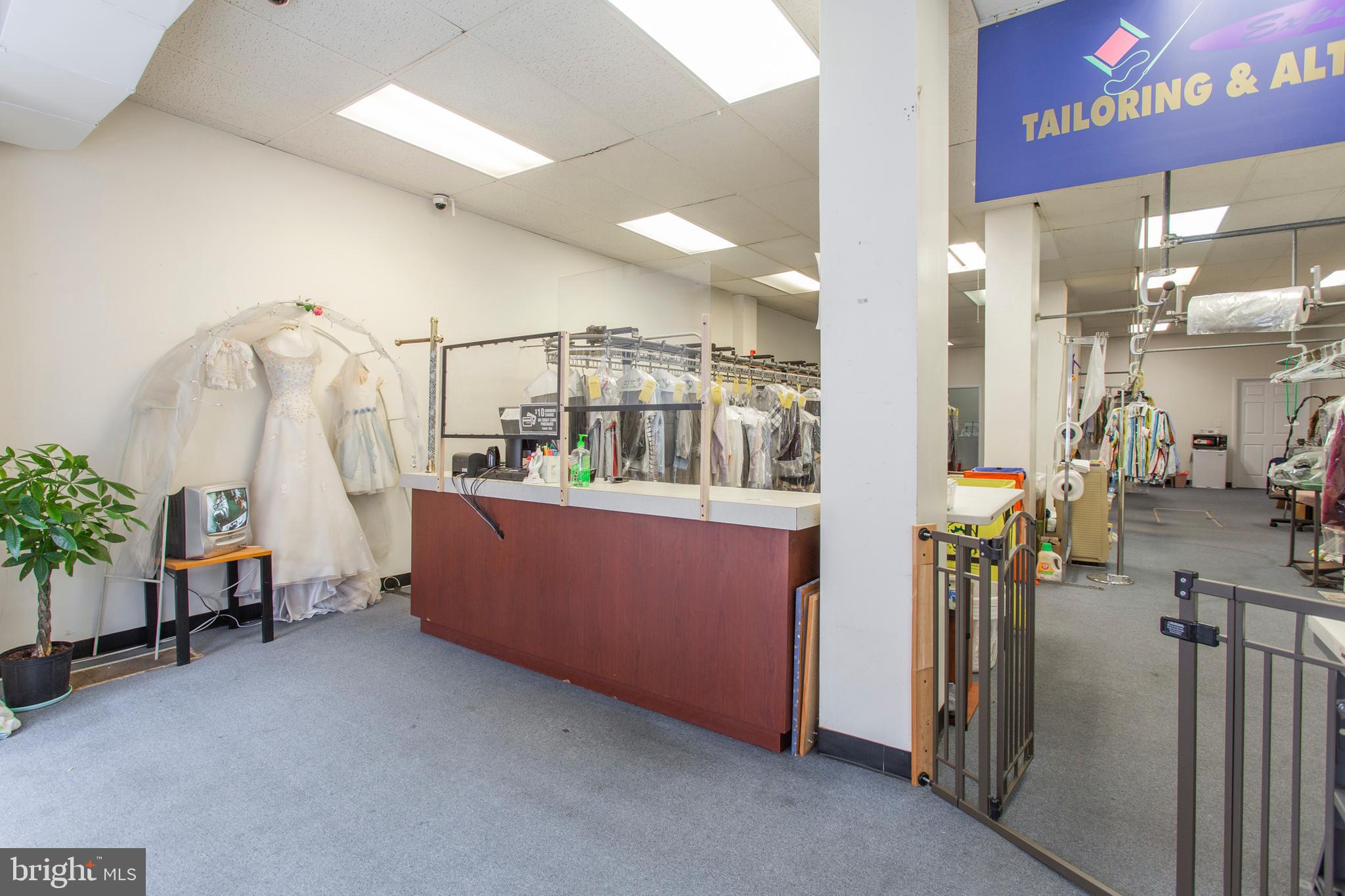 SOUTH STREET - Commercial Sale