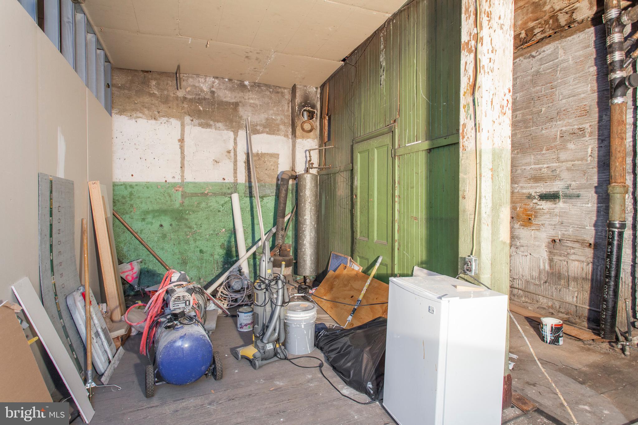 SOUTH STREET - Commercial Sale