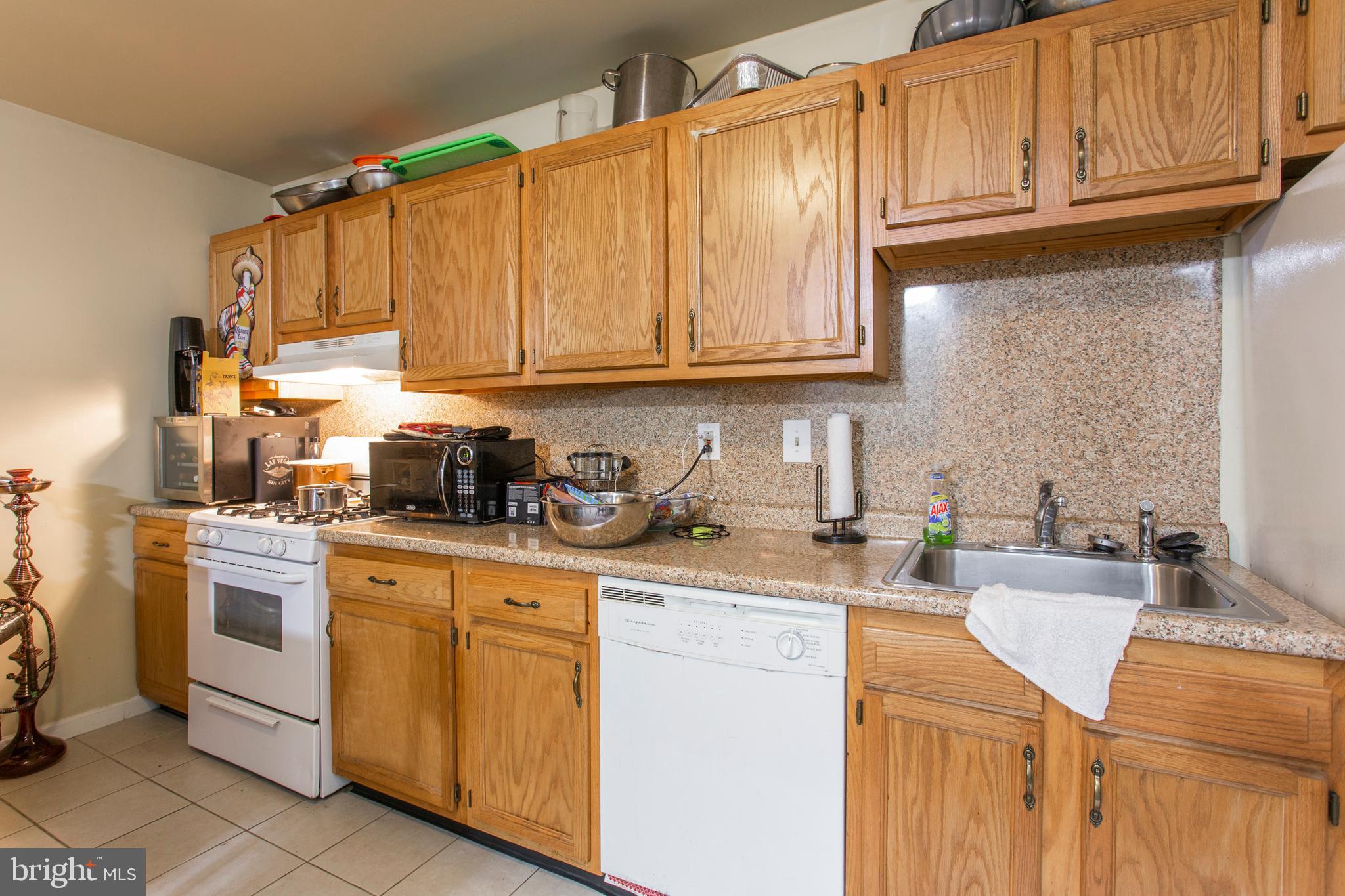 SOUTH STREET - Commercial Sale