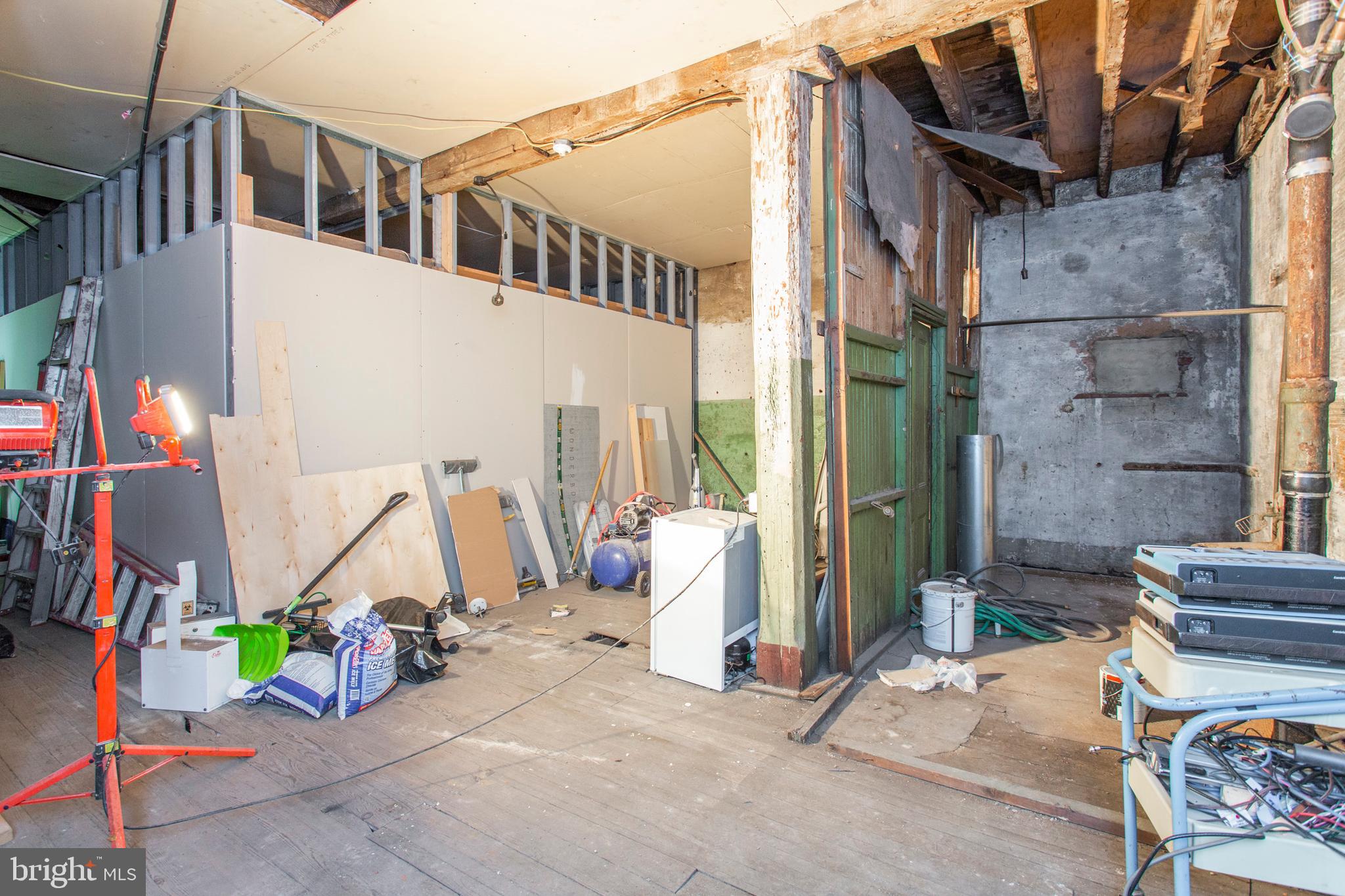 SOUTH STREET - Commercial Sale