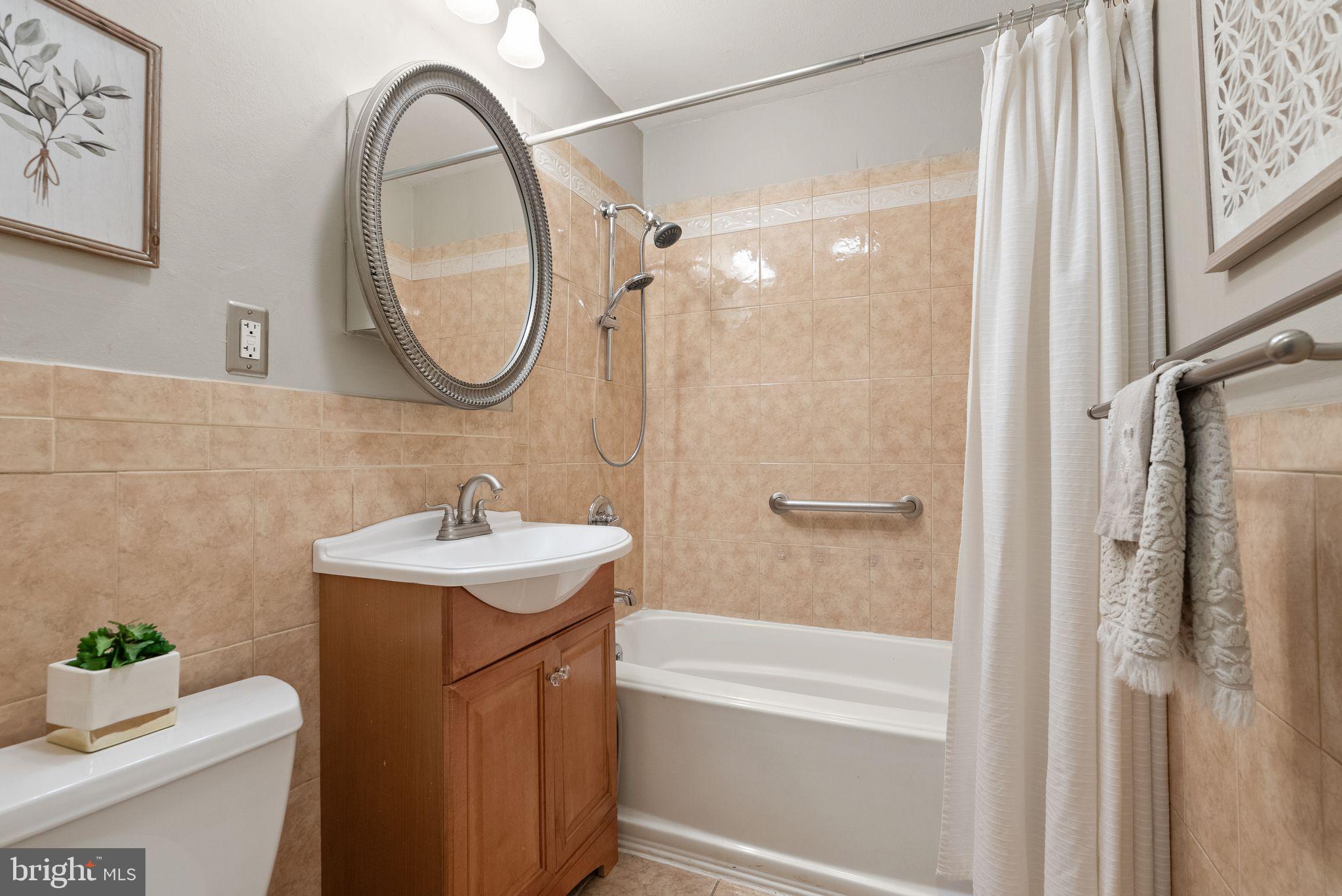 WEST LAWN - Residential