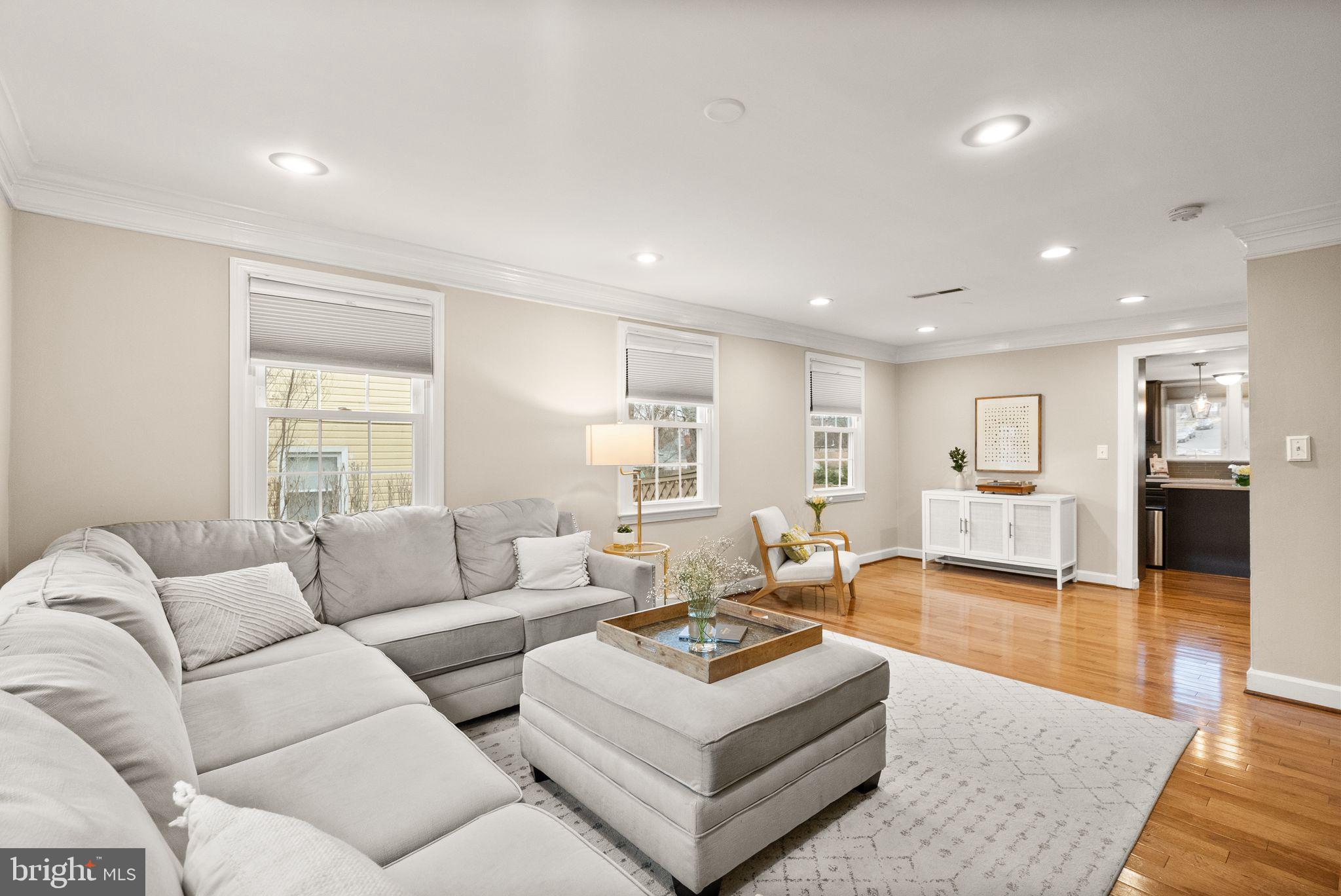 WEST LAWN - Residential