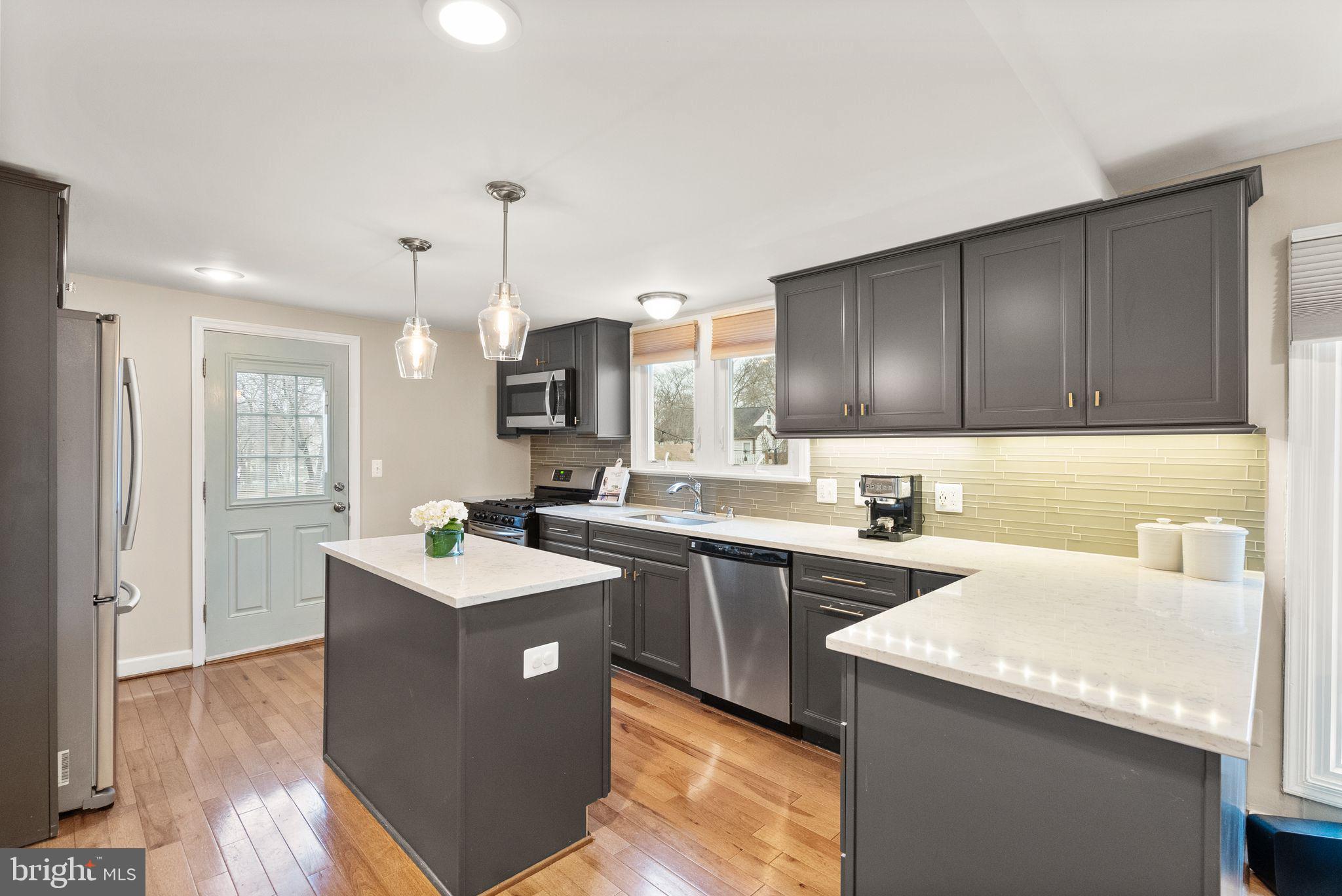 WEST LAWN - Residential