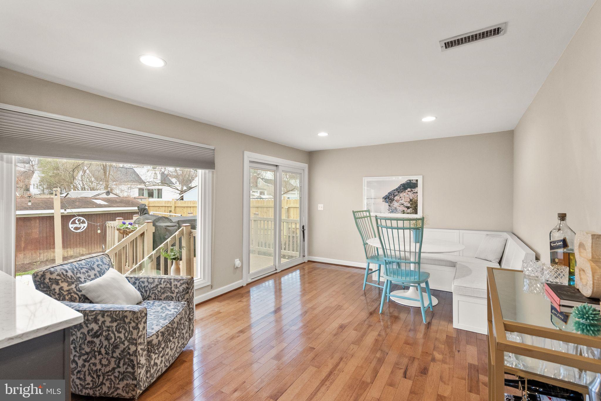 WEST LAWN - Residential