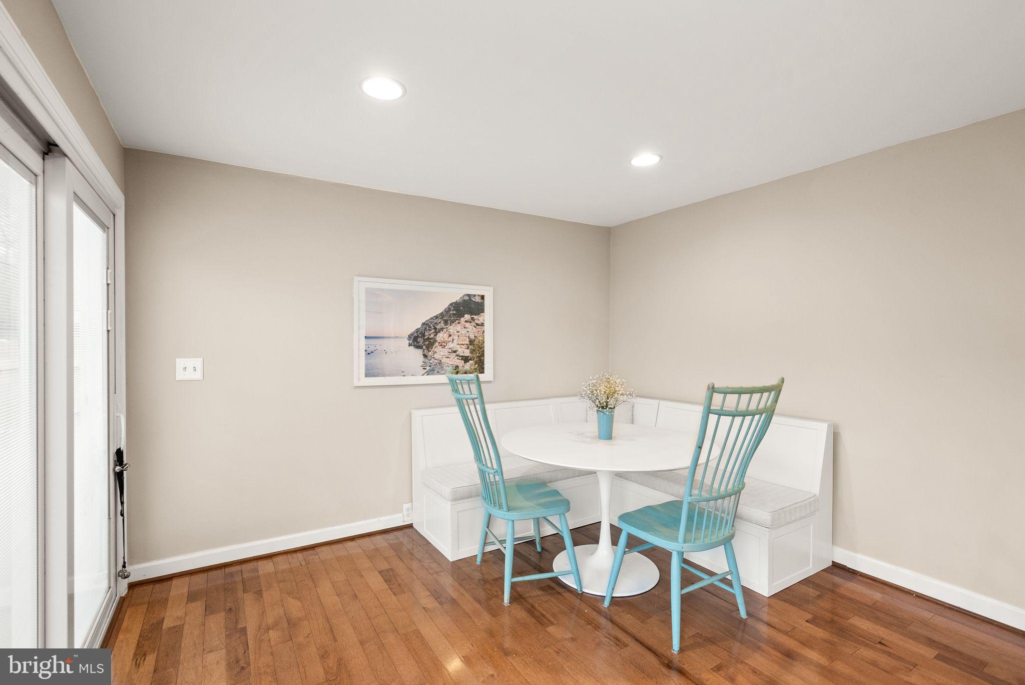 WEST LAWN - Residential