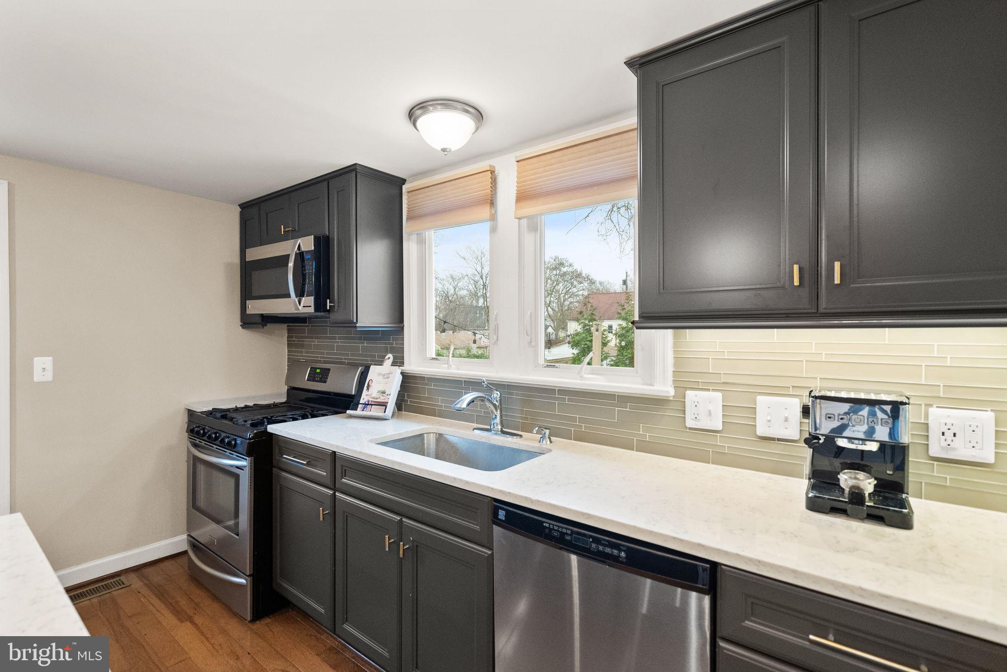 WEST LAWN - Residential