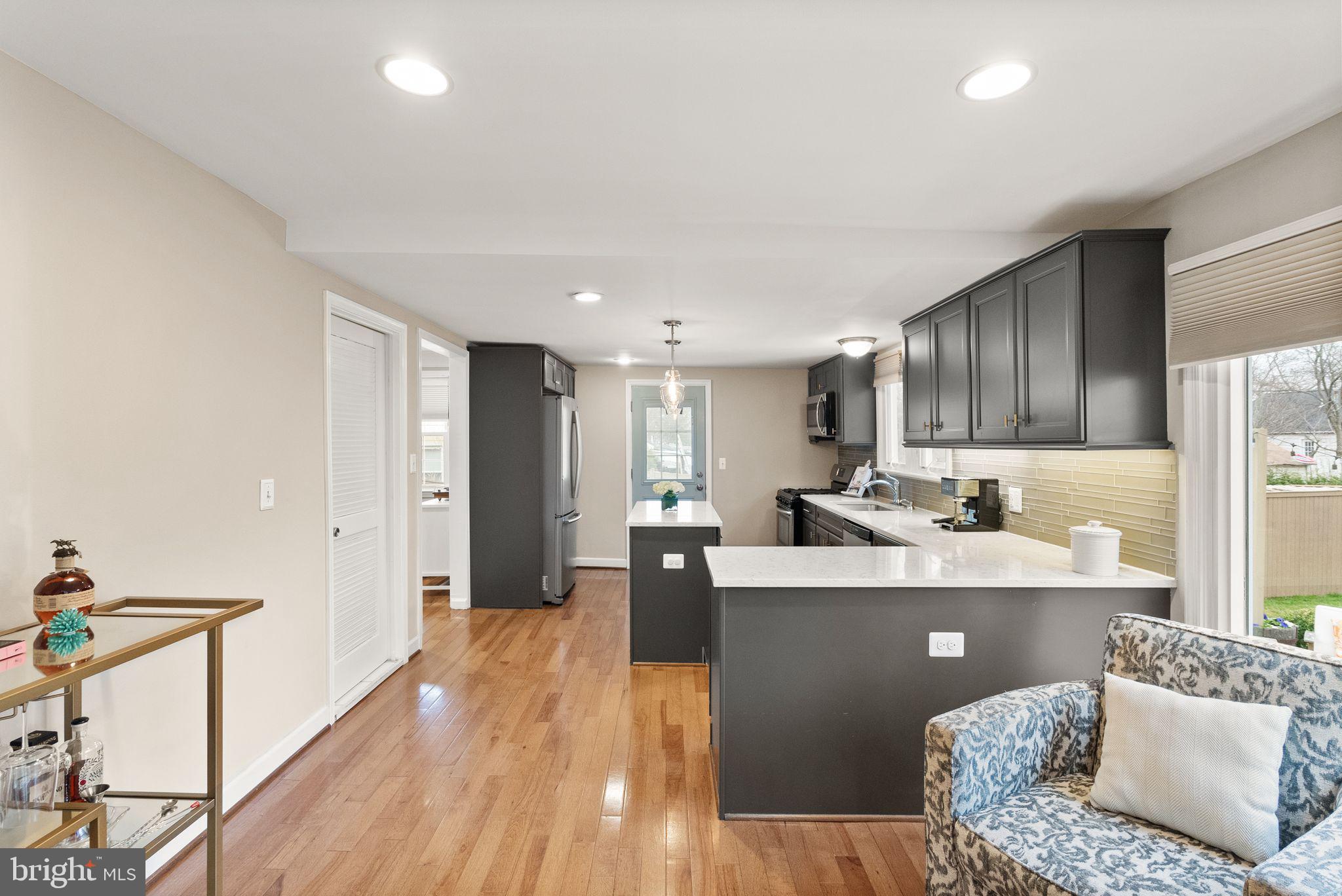 WEST LAWN - Residential