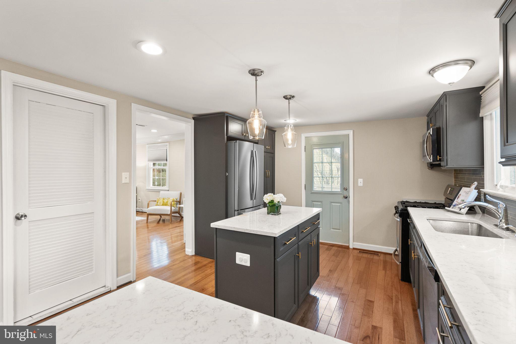 WEST LAWN - Residential