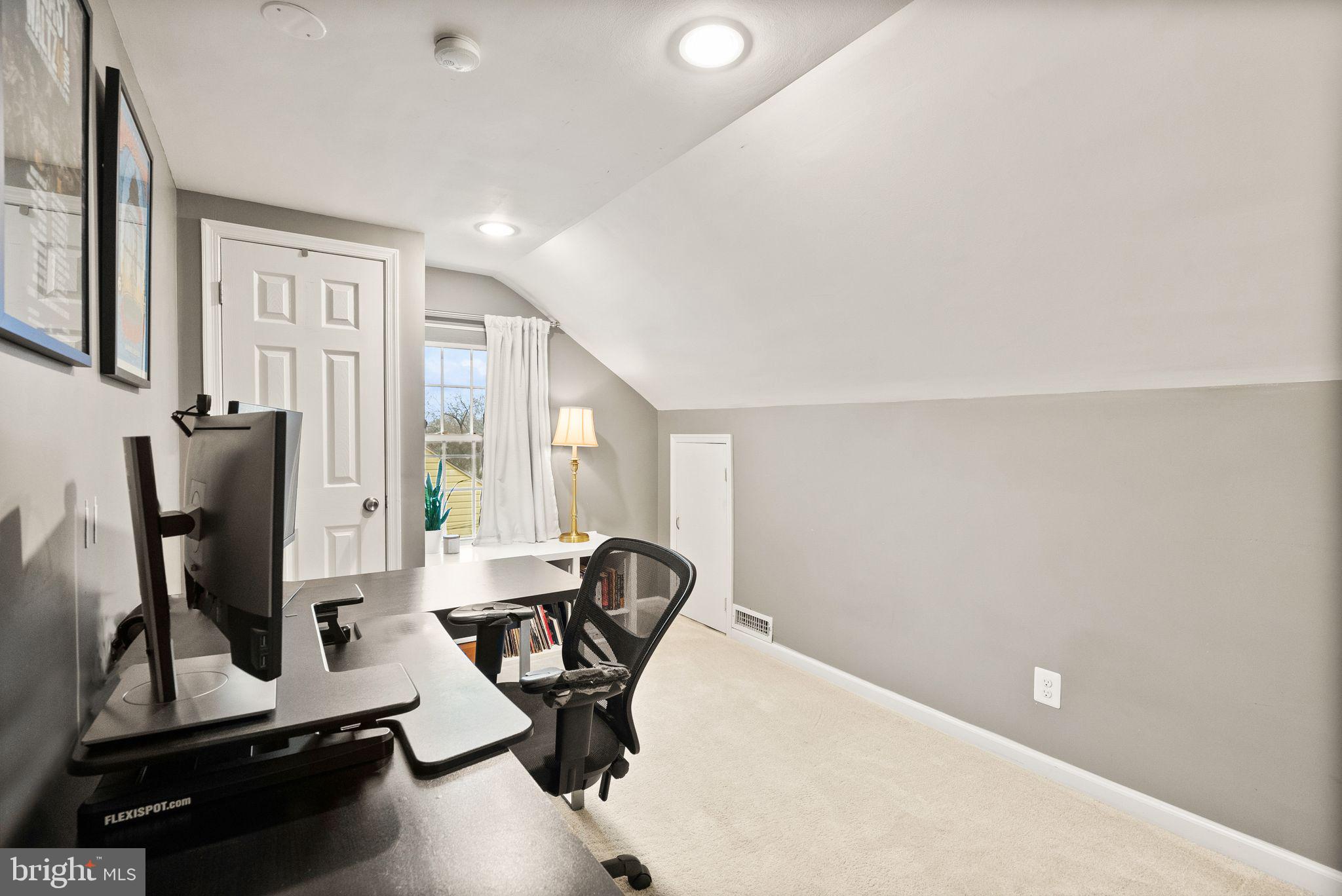 WEST LAWN - Residential