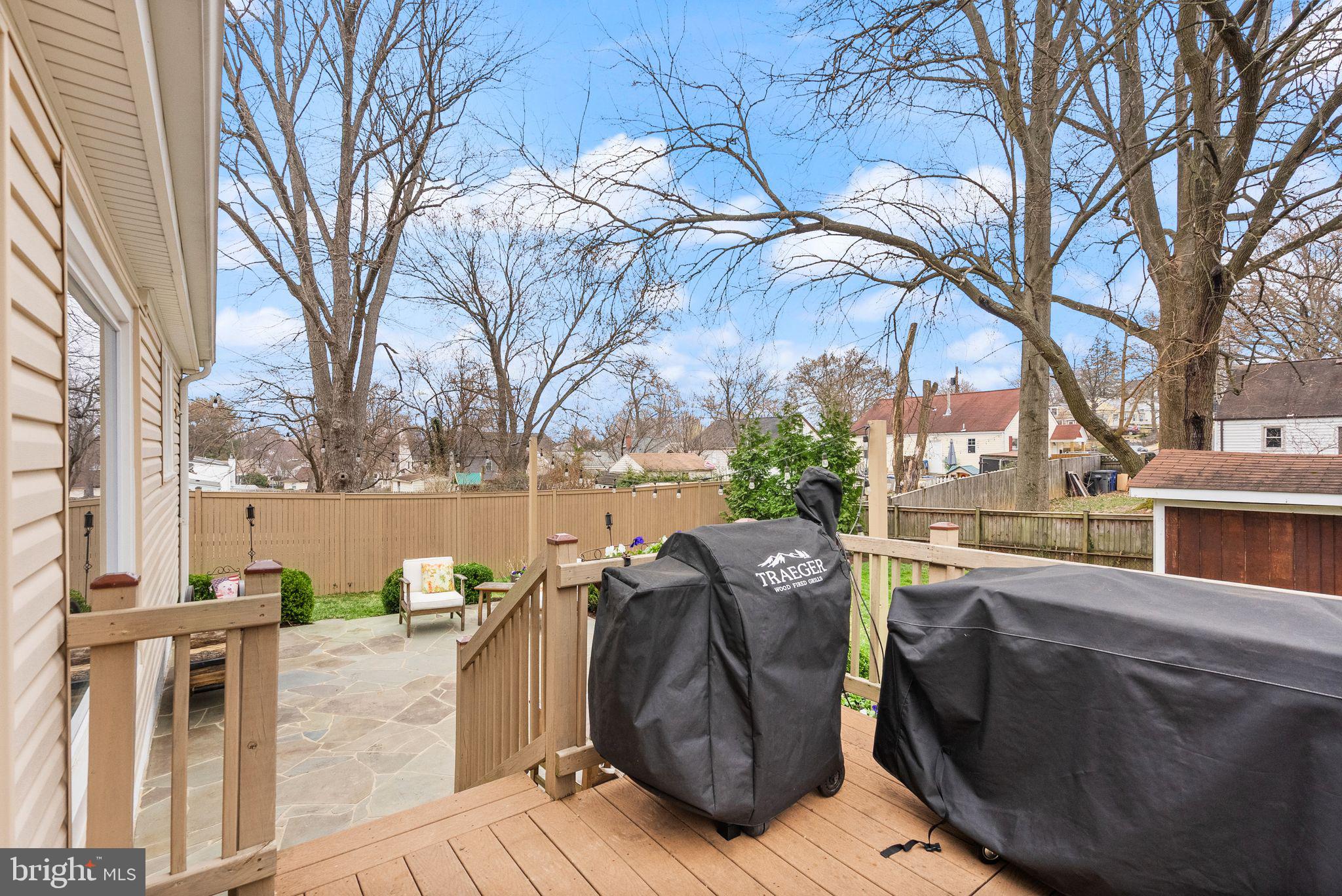 WEST LAWN - Residential