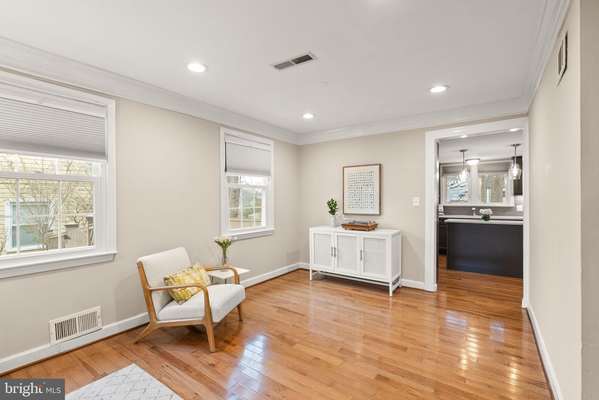 WEST LAWN - Residential