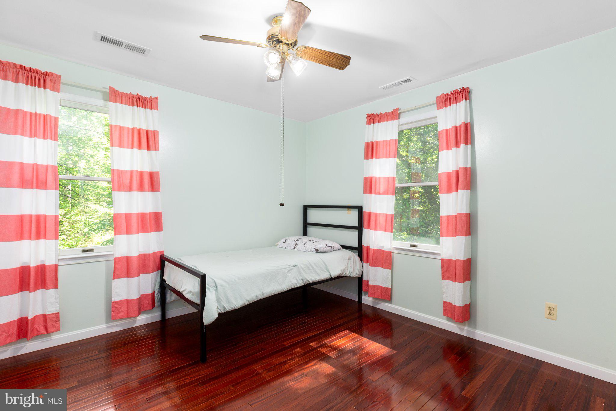 LAKE WILDERNESS - Residential