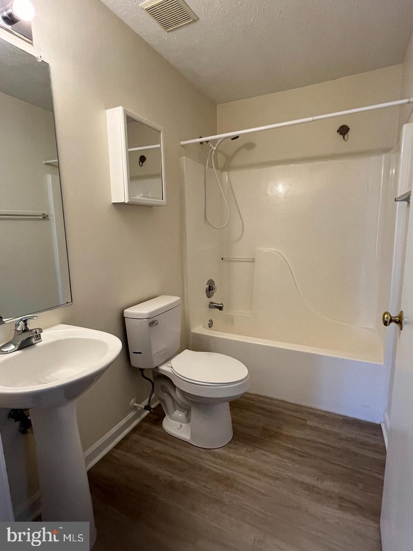 PARK PLACE CONDOMINIUMS - Residential Lease