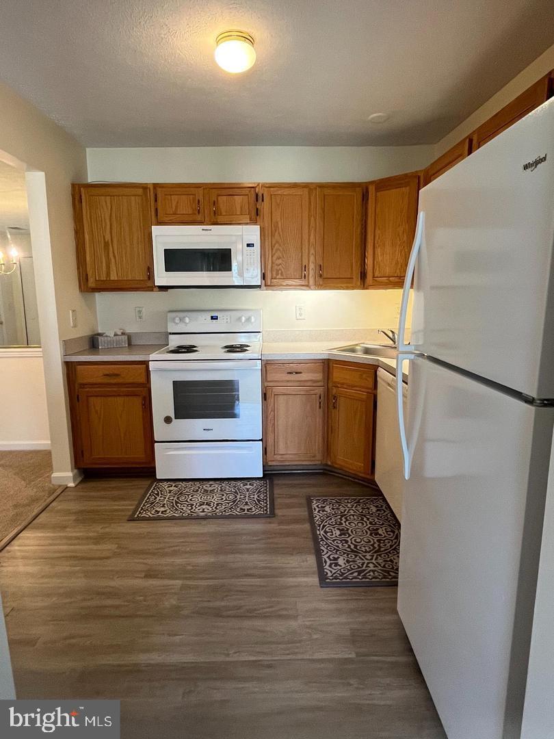 121 BROOKLAND COURT 3 3