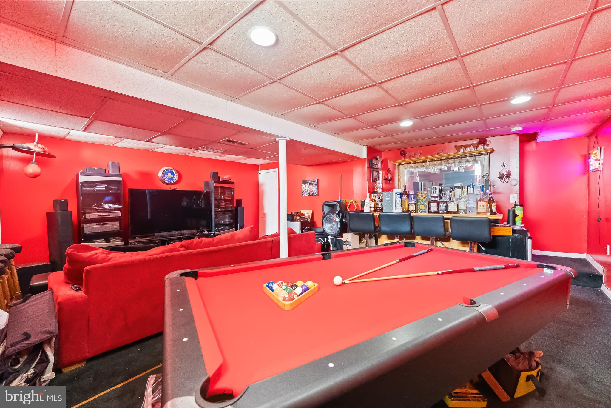 975 LINDSEY DRIVE