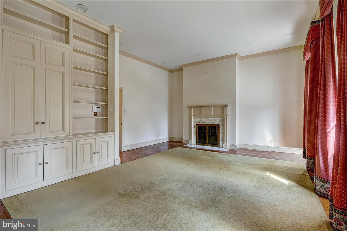 WASHINGTON SQ - Residential