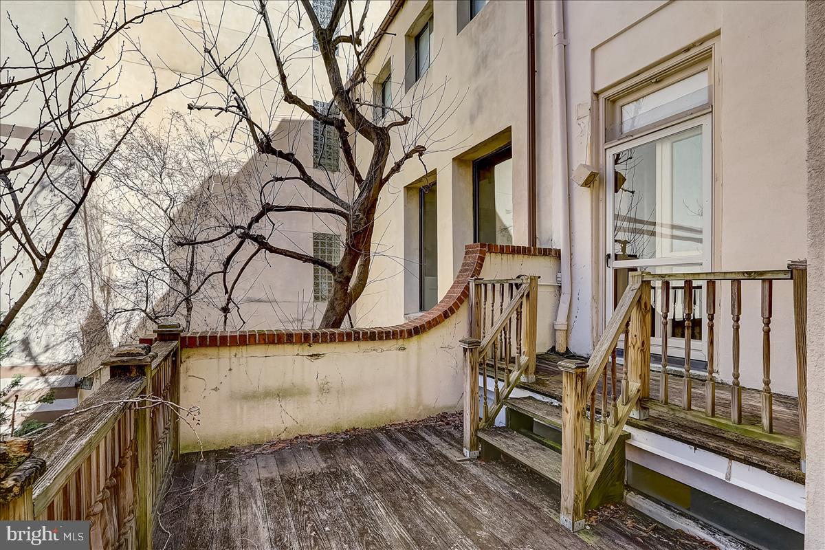 WASHINGTON SQ - Residential