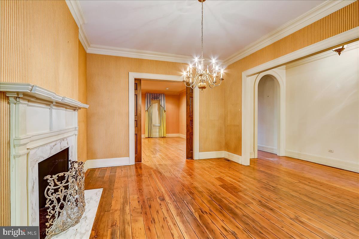 WASHINGTON SQ - Residential