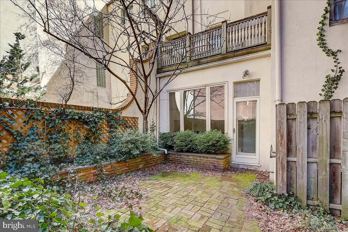 WASHINGTON SQ - Residential