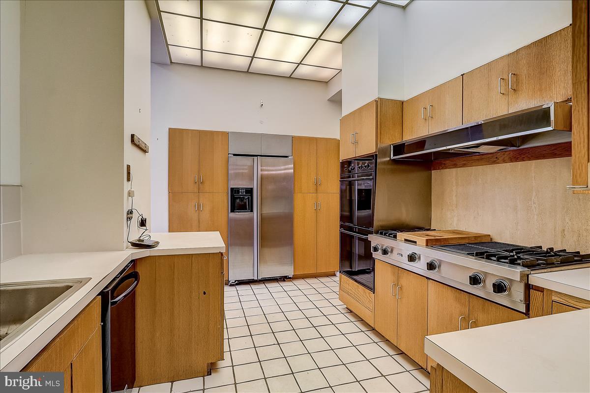 WASHINGTON SQ - Residential