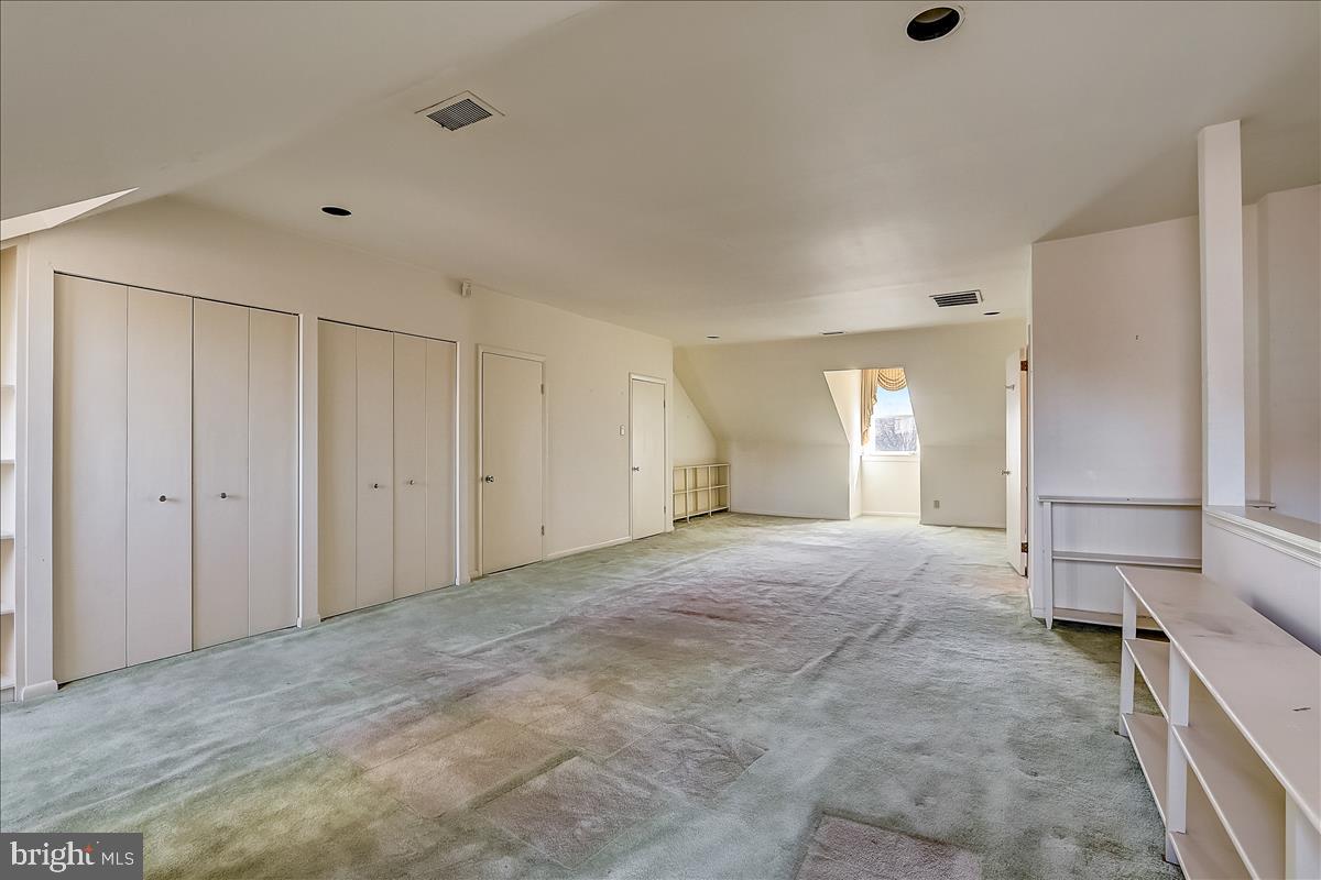 WASHINGTON SQ - Residential